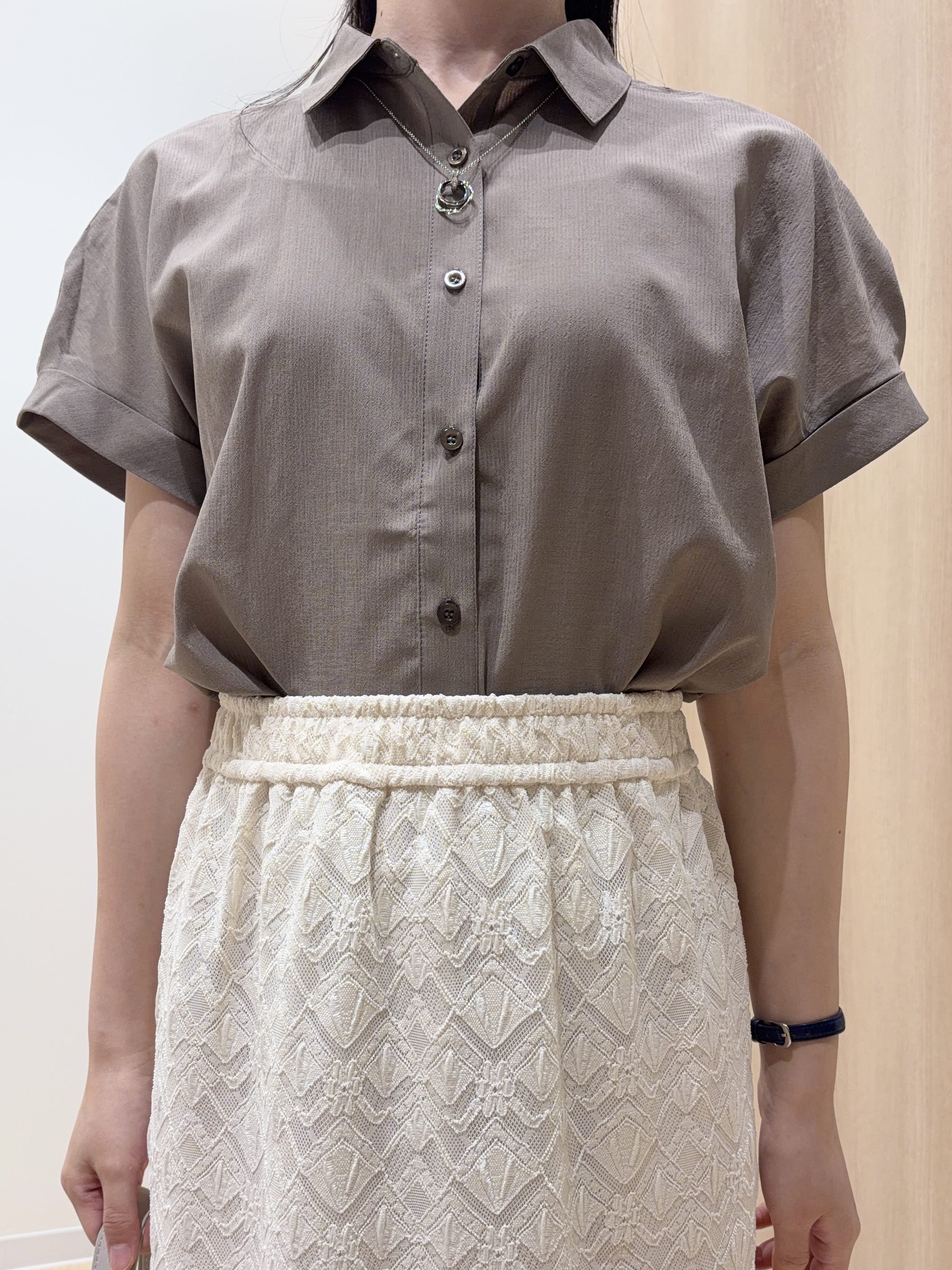 ayaneさんの「grove｜ドルマンシャツブラウス」を使ったコーディネート