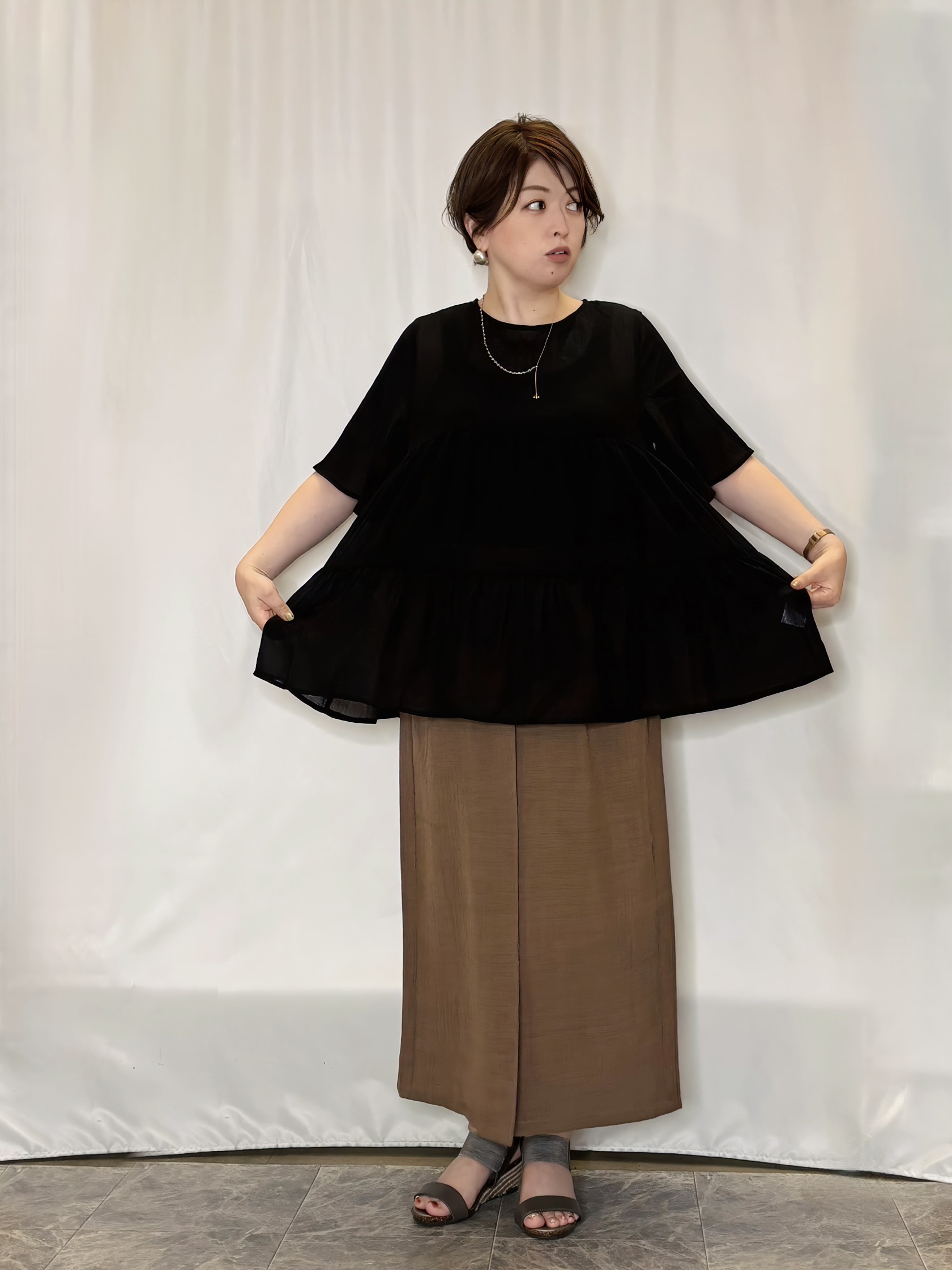 たみさんの「SHOO･LA･RUE｜【洗濯機可/S-LL】インせず着られる シアー素材が上品なティアードブラウス」を使ったコーディネート