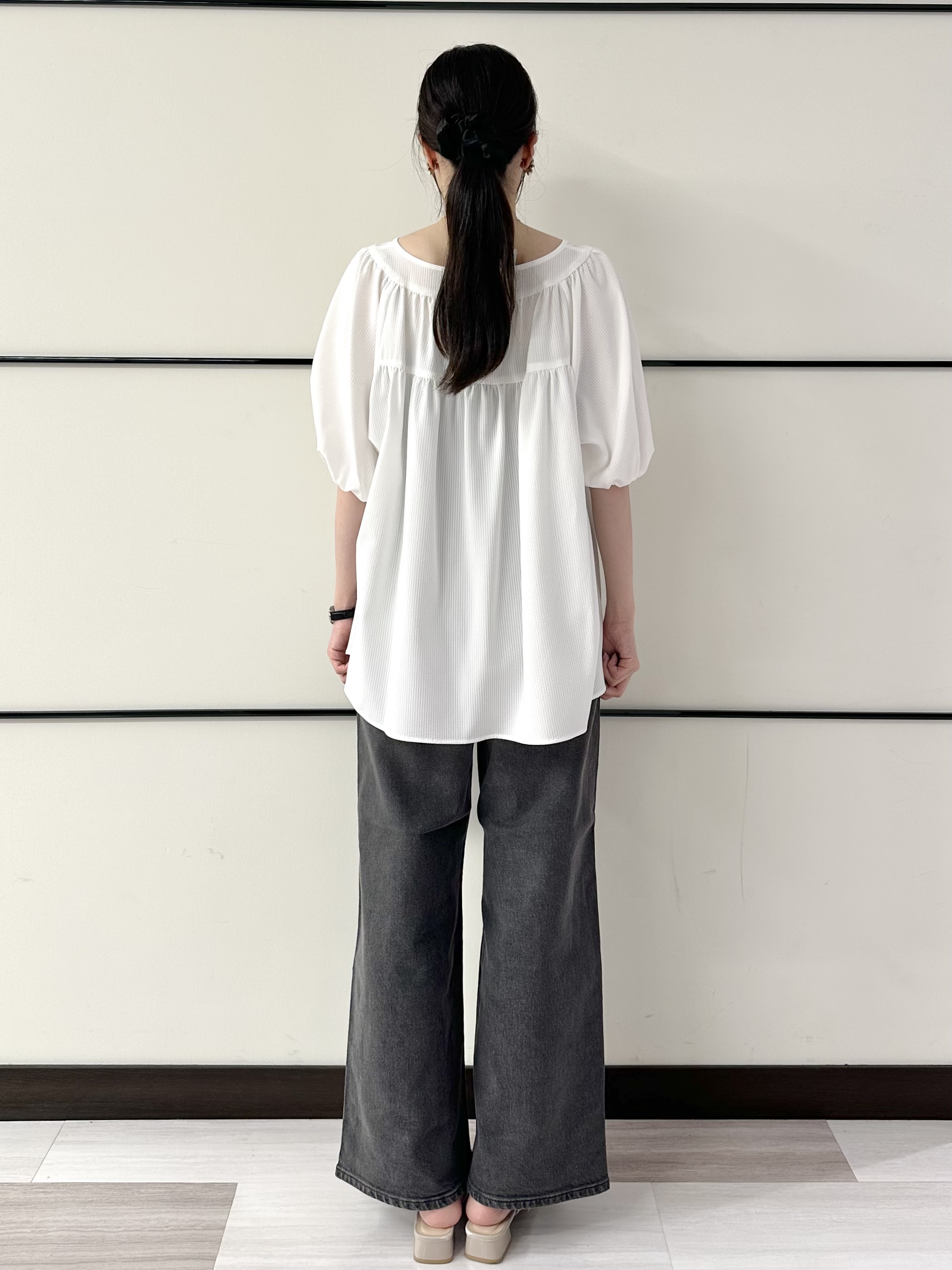 Momoさんの「Reflect｜ギャザーデザインブラウス」を使ったコーディネート