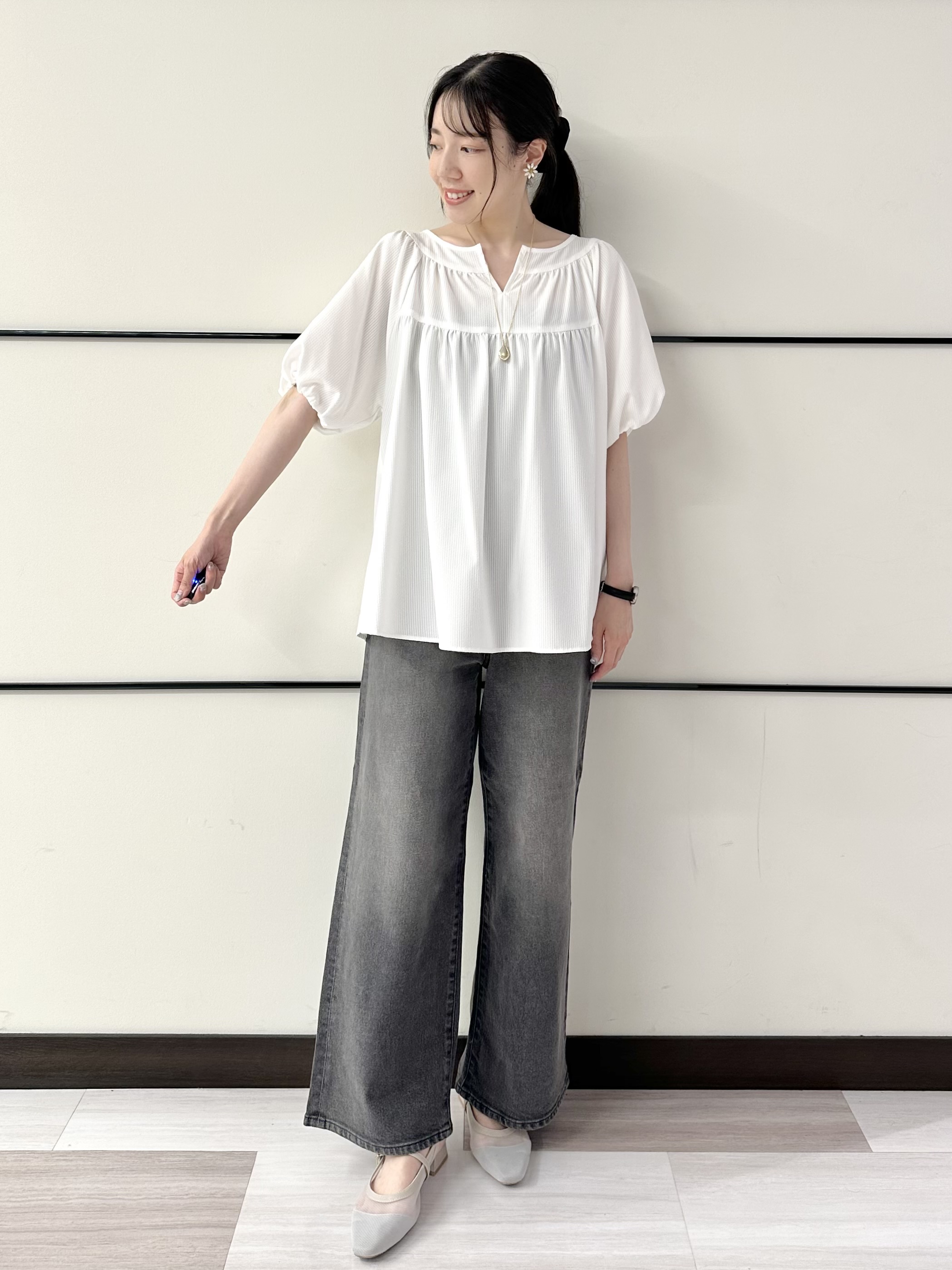 Momoさんの「Reflect｜ギャザーデザインブラウス」を使ったコーディネート