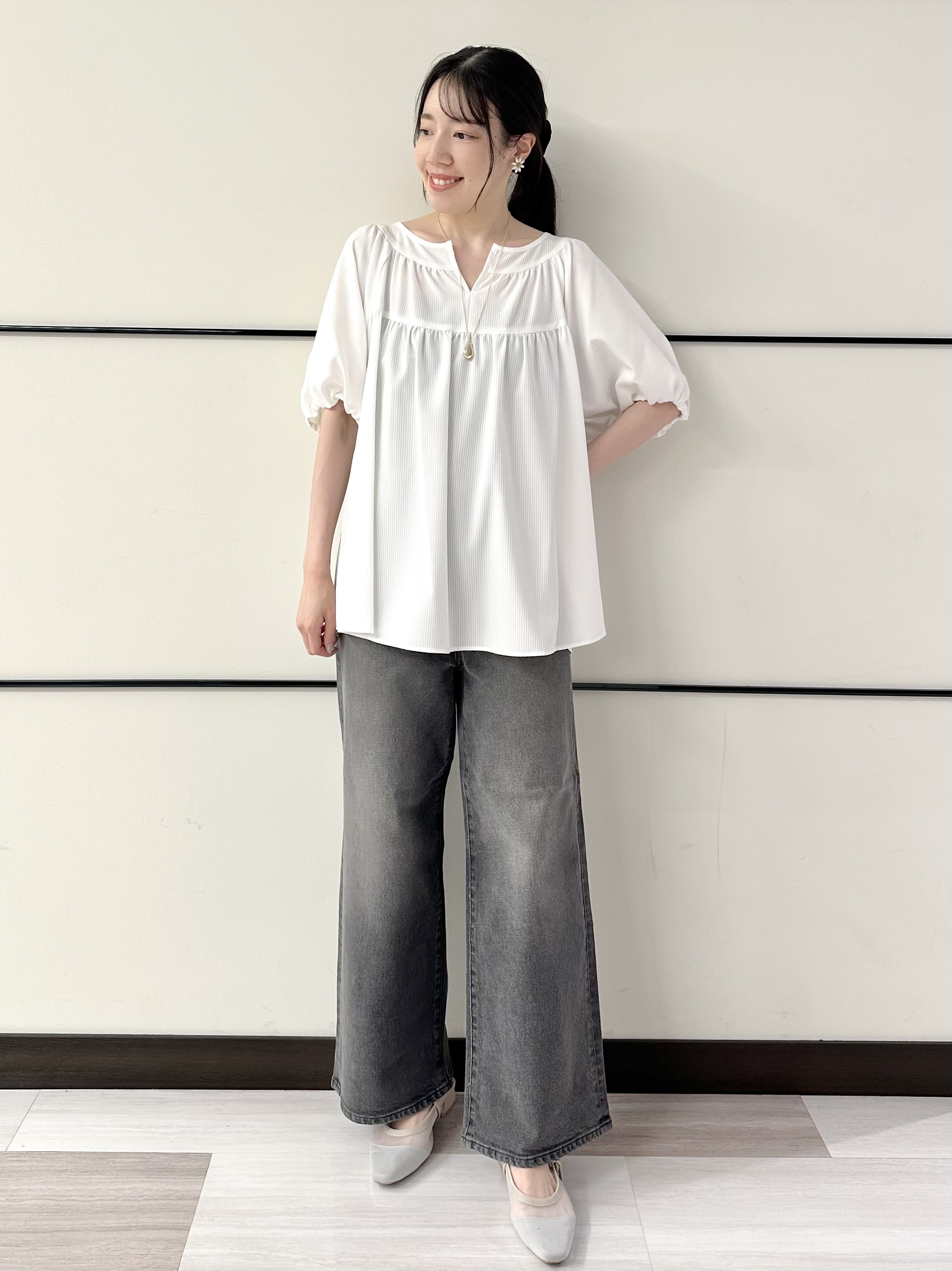 Momoさんの「Reflect｜ギャザーデザインブラウス」を使ったコーディネート