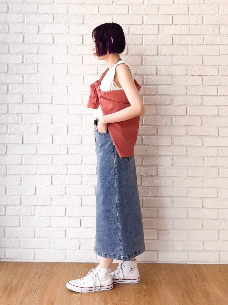 𝐜𝐡𝐢𝐤𝐚さんの「SHOO･LA･RUE｜【UVカット/接触冷感】上品に涼し気 とろみタックノースリーブトップス」を使ったコーディネート