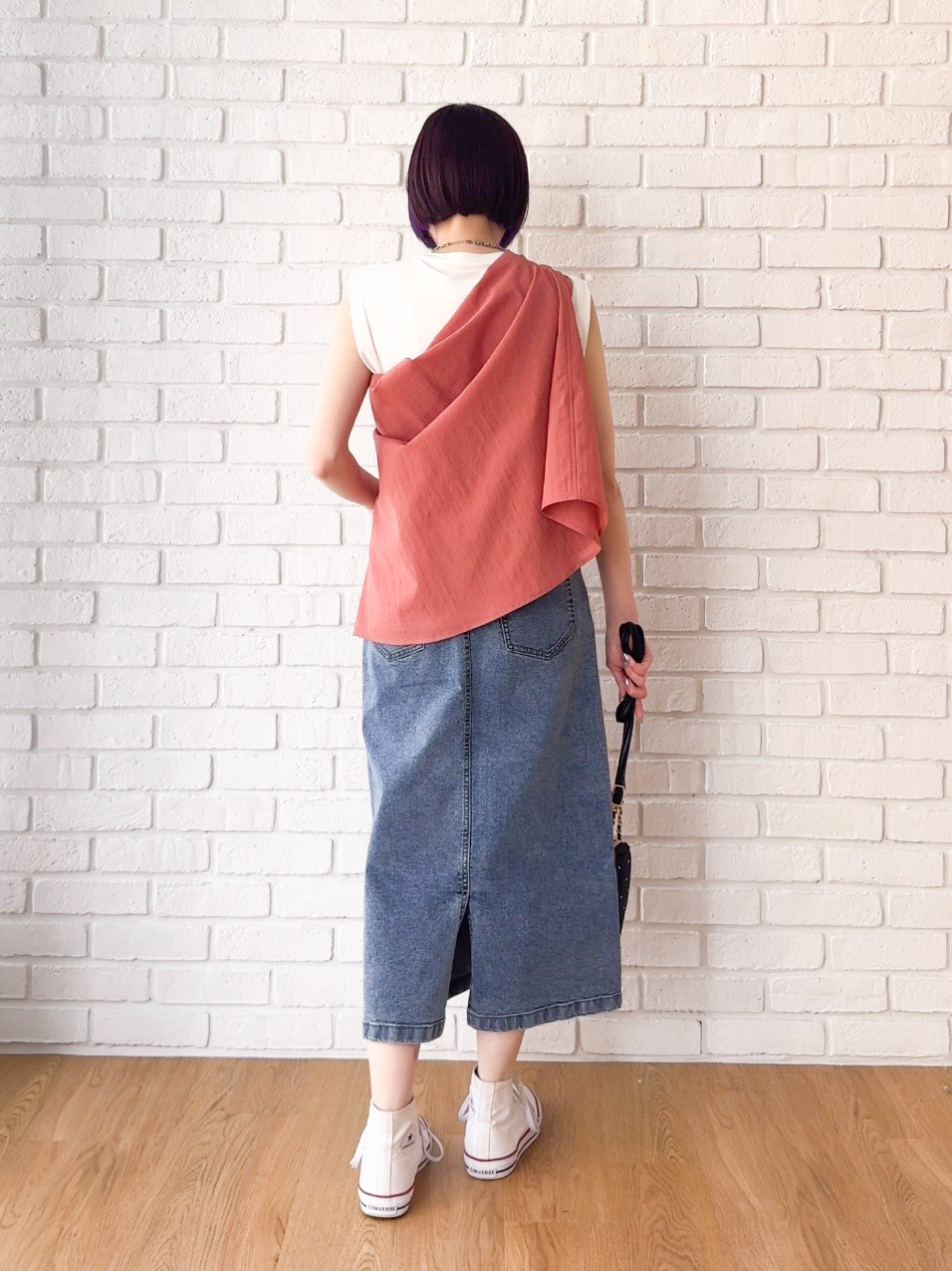 𝐜𝐡𝐢𝐤𝐚さんの「SHOO･LA･RUE｜【UVカット/接触冷感】上品に涼し気 とろみタックノースリーブトップス」を使ったコーディネート
