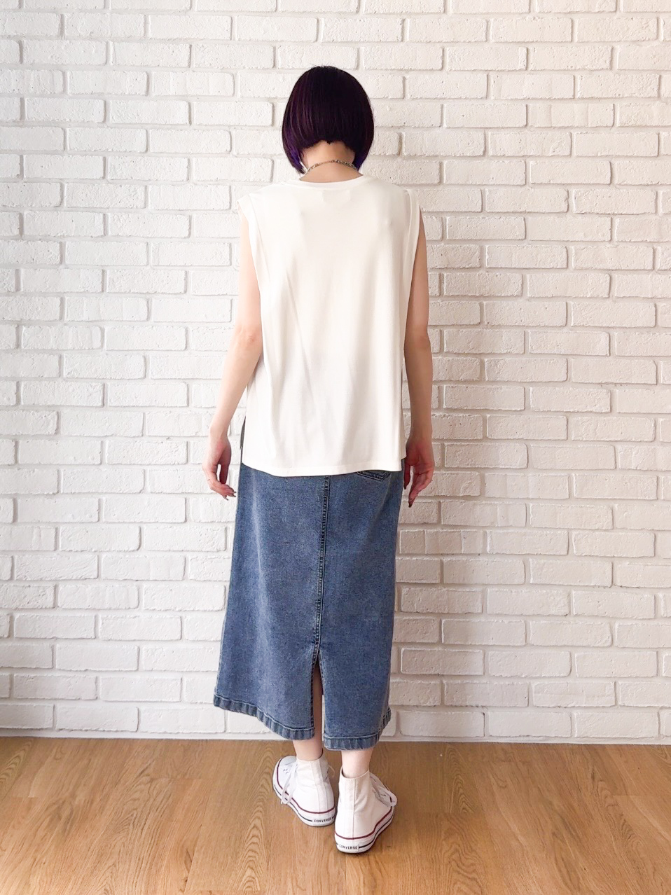 𝐜𝐡𝐢𝐤𝐚さんの「SHOO･LA･RUE｜【UVカット/接触冷感】上品に涼し気 とろみタックノースリーブトップス」を使ったコーディネート