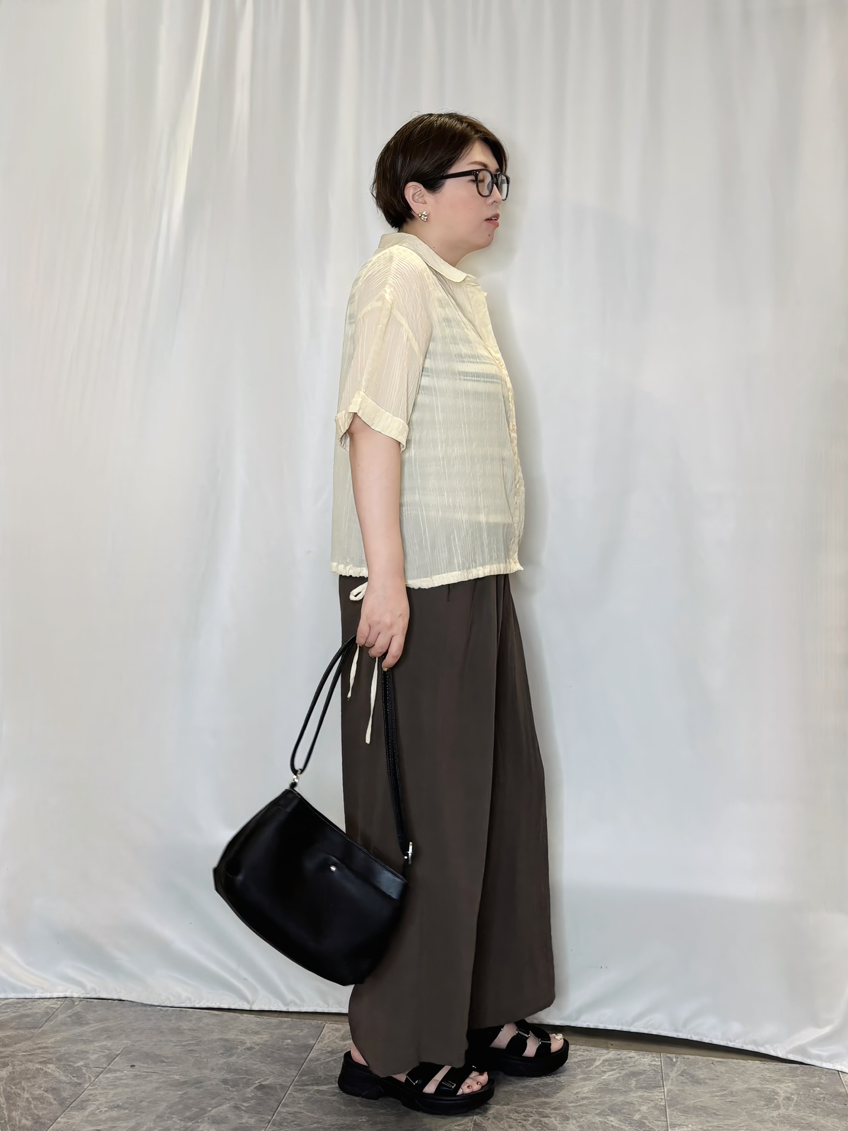 たみさんの「SHOO･LA･RUE｜【S-LL/洗濯機可/体型カバー】さらさら シャーリングシフォン 裾ドロストシャツ」を使ったコーディネート
