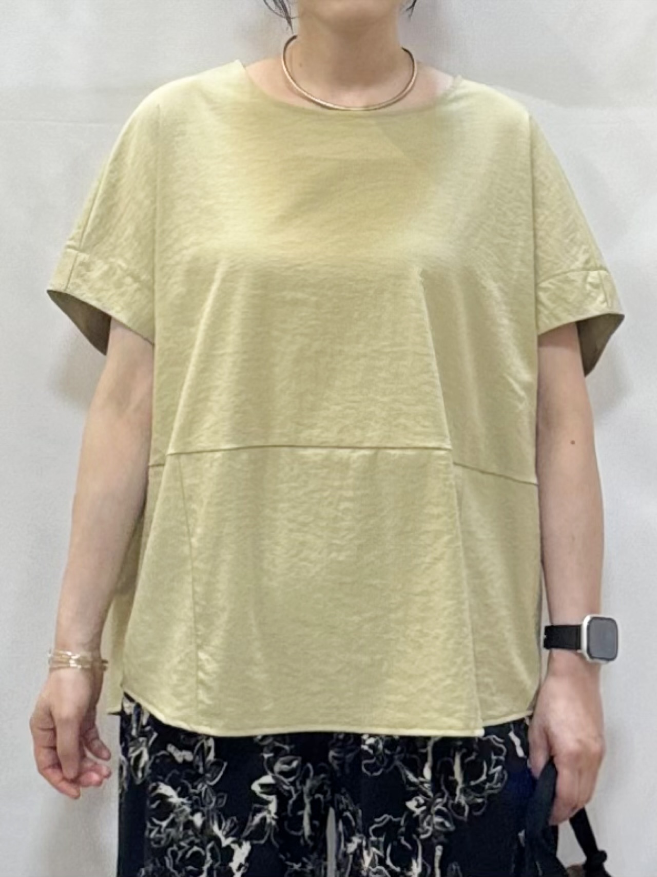 𝐇𝐢𝐫𝐨𝐦𝐢さんの「SHOO･LA･RUE｜【洗濯機可/セットアップ可】軽凛(かろりん) シンプル上品 ひんやり切替コクーントップス」を使ったコーディネート