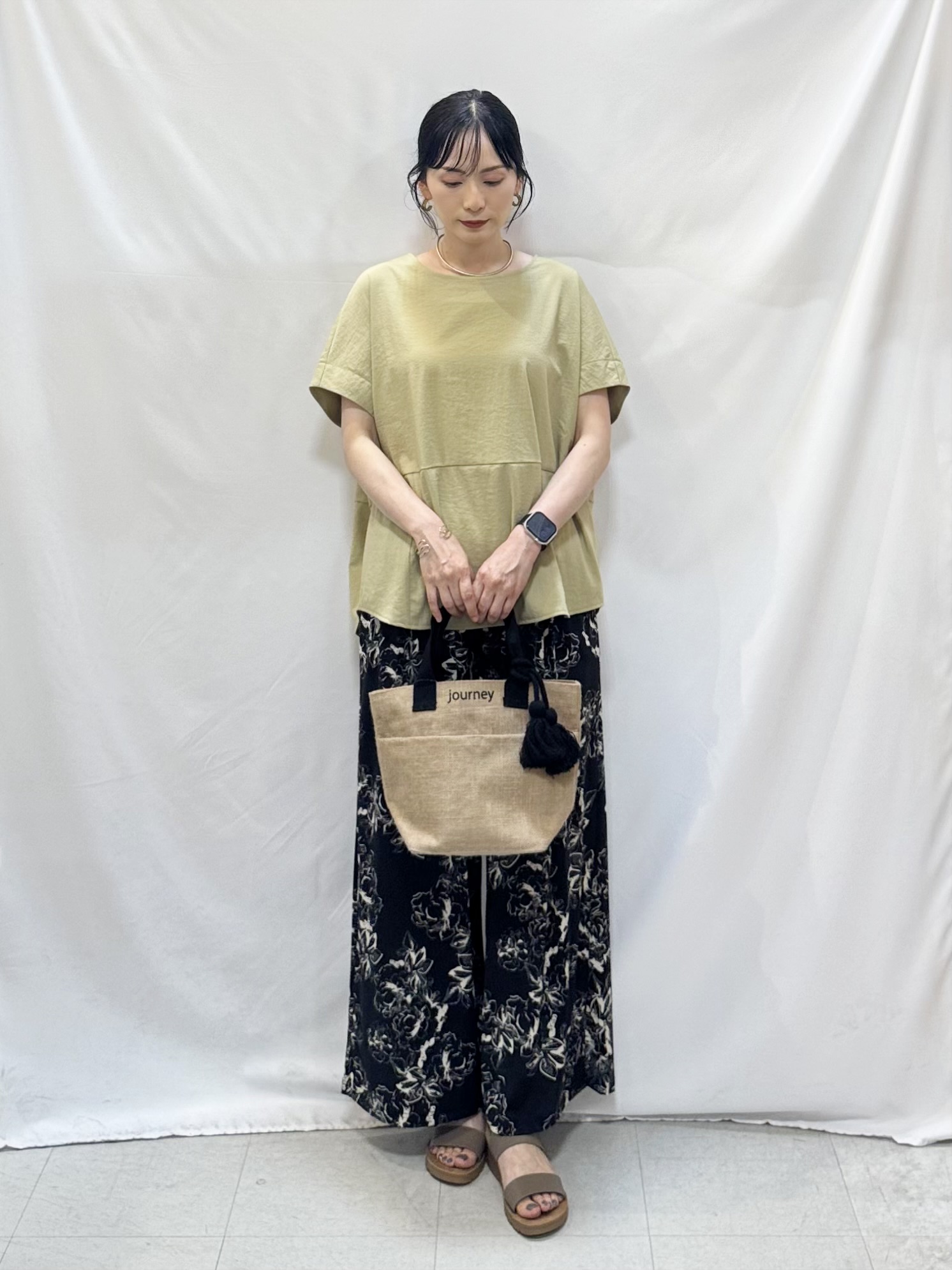 𝐇𝐢𝐫𝐨𝐦𝐢さんの「SHOO･LA･RUE｜【洗濯機可/セットアップ可】軽凛(かろりん) シンプル上品 ひんやり切替コクーントップス」を使ったコーディネート