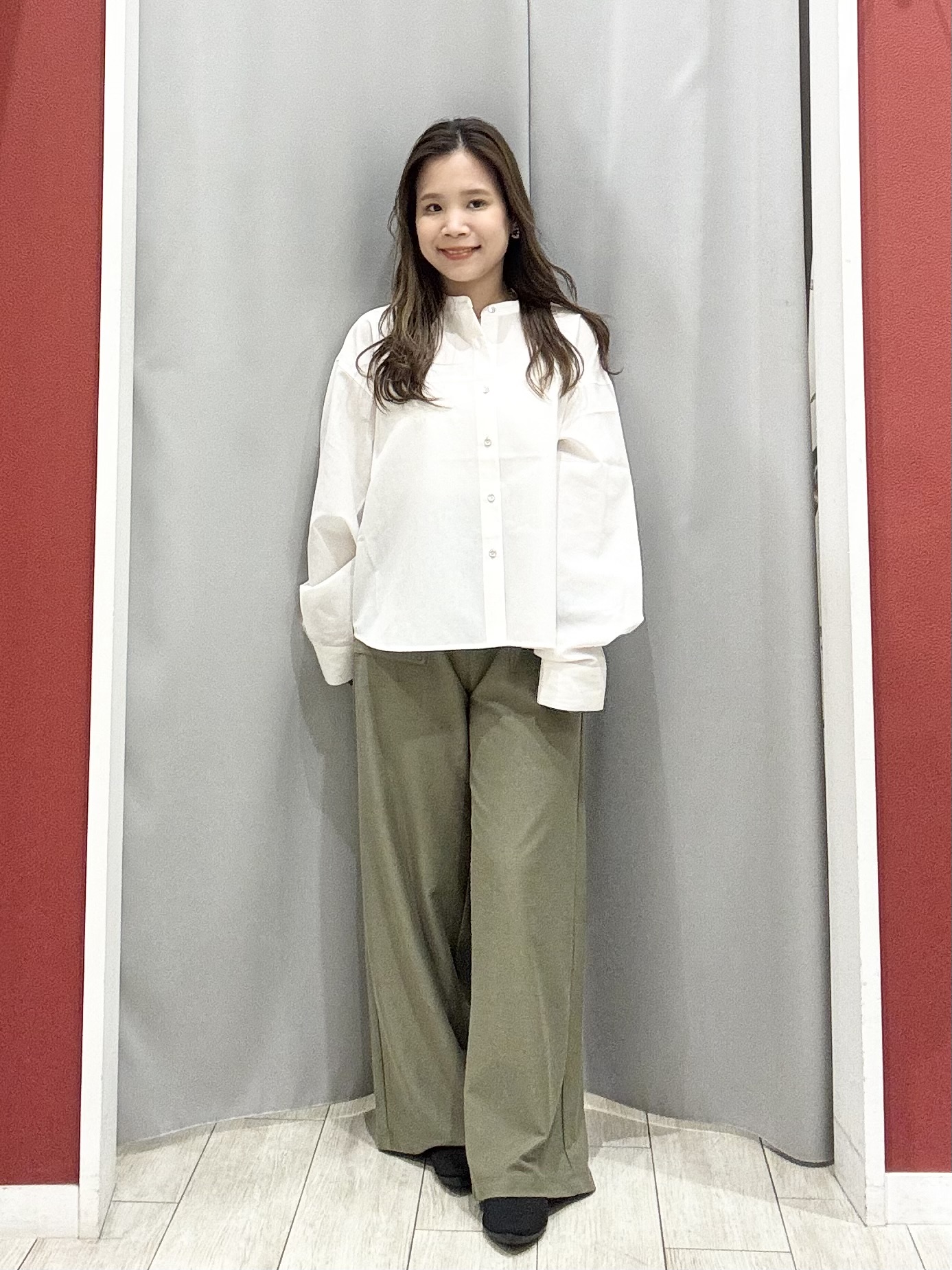 shioさんの「SHOO･LA･RUE｜【通気性〇/S-LL/洗濯機可】さらりと心地よい。ノーカラーシャツ」を使ったコーディネート