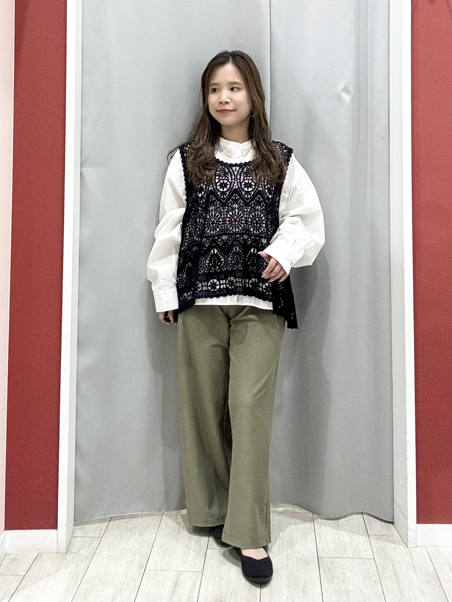 shioさんの「SHOO･LA･RUE｜【通気性〇/S-LL/洗濯機可】さらりと心地よい。ノーカラーシャツ」を使ったコーディネート