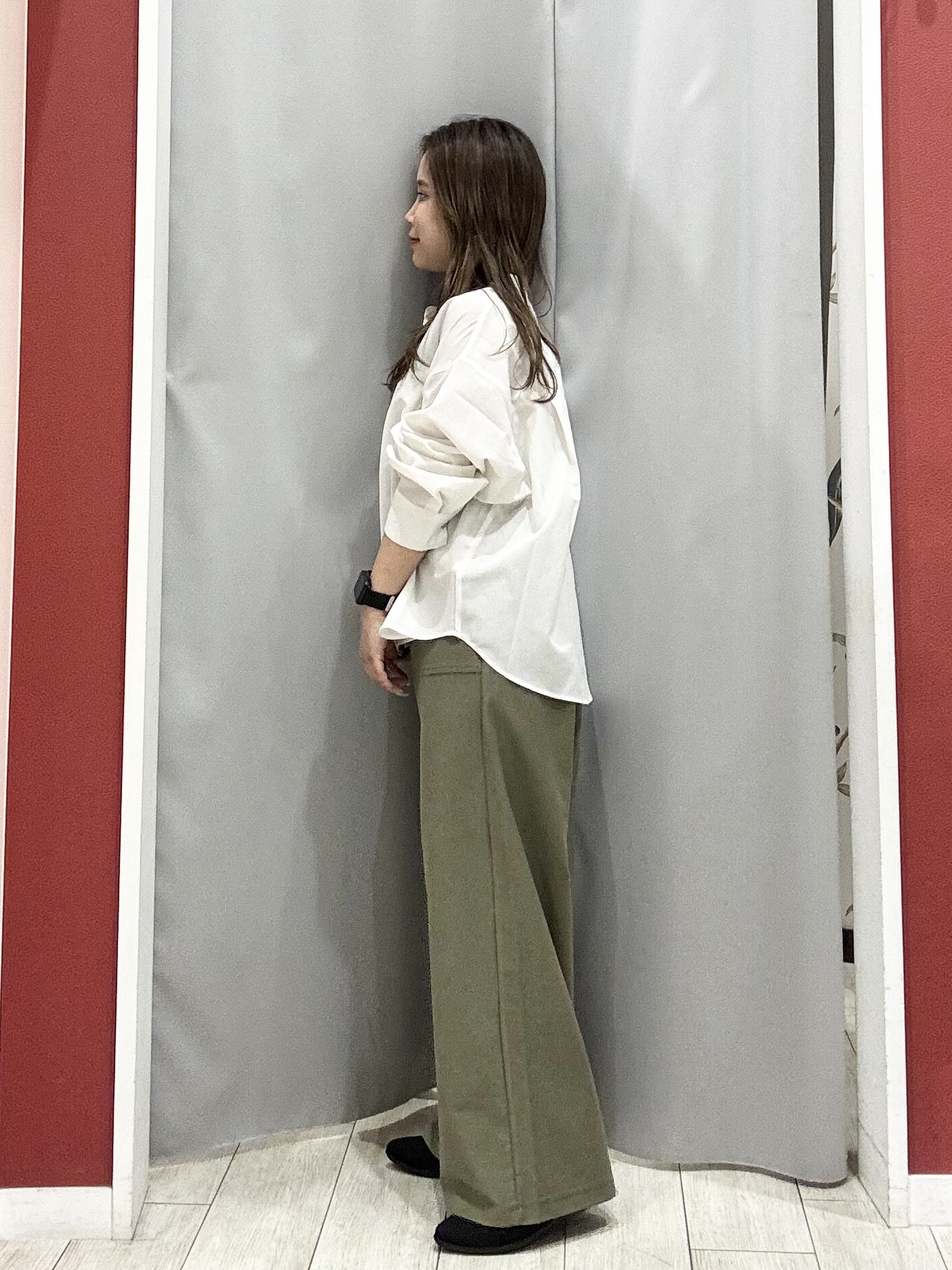 shioさんの「SHOO･LA･RUE｜【通気性〇/S-LL/洗濯機可】さらりと心地よい。ノーカラーシャツ」を使ったコーディネート