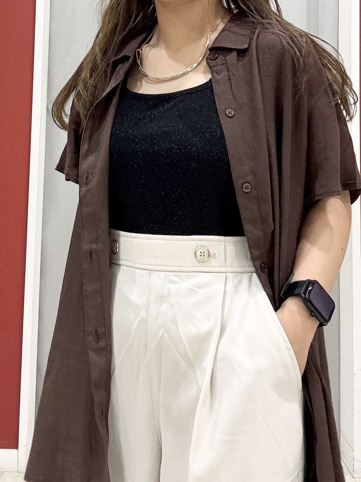 shioさんの「SHOO･LA･RUE｜【ひんやり/UV】ほんのりシアーで上品な バックギャザーブラウス」を使ったコーディネート
