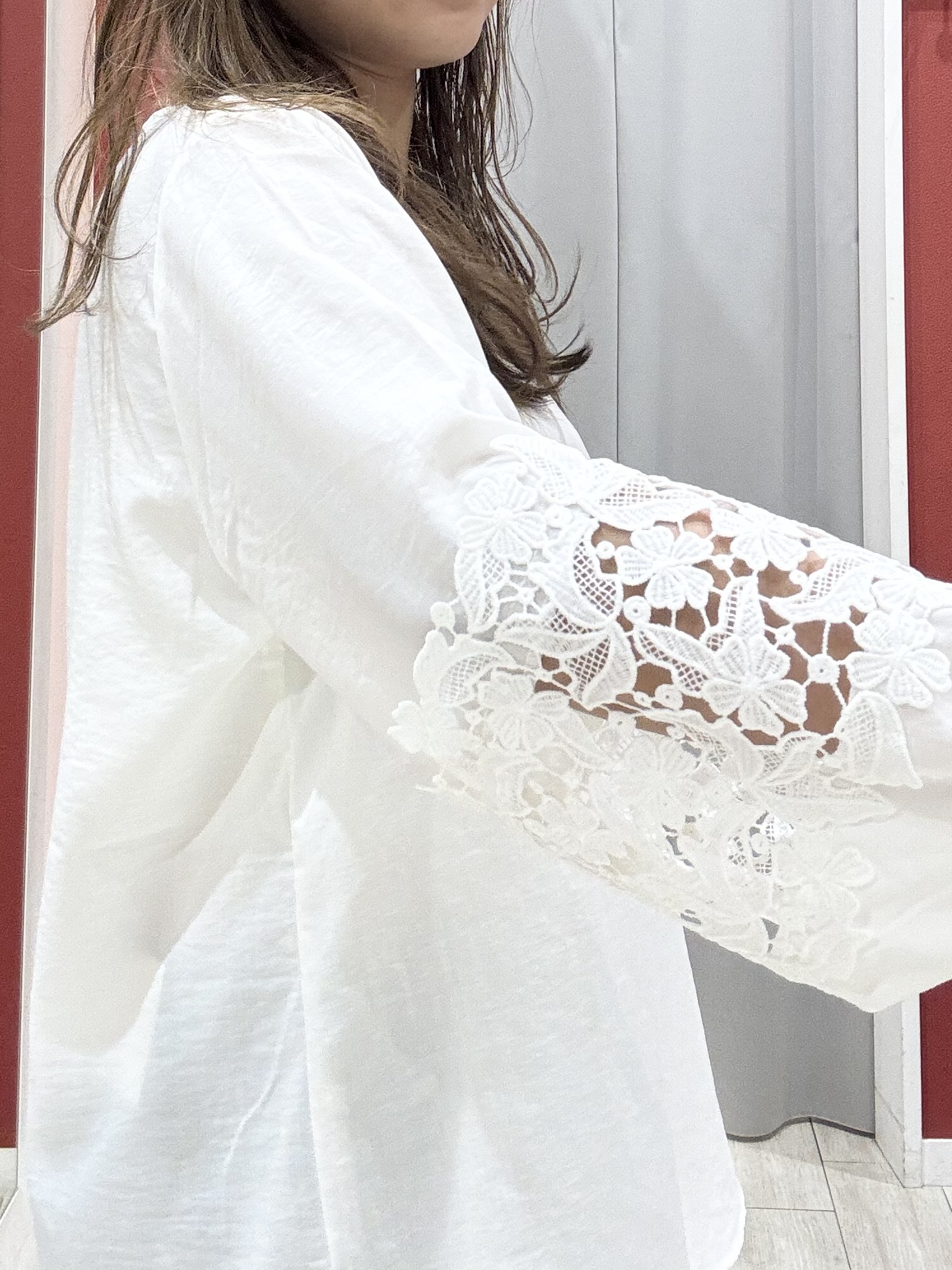 shioさんの「SHOO･LA･RUE｜【洗濯機可/S-LL/洗濯後しわになりにくい】お袖レースデザインブラウス」を使ったコーディネート