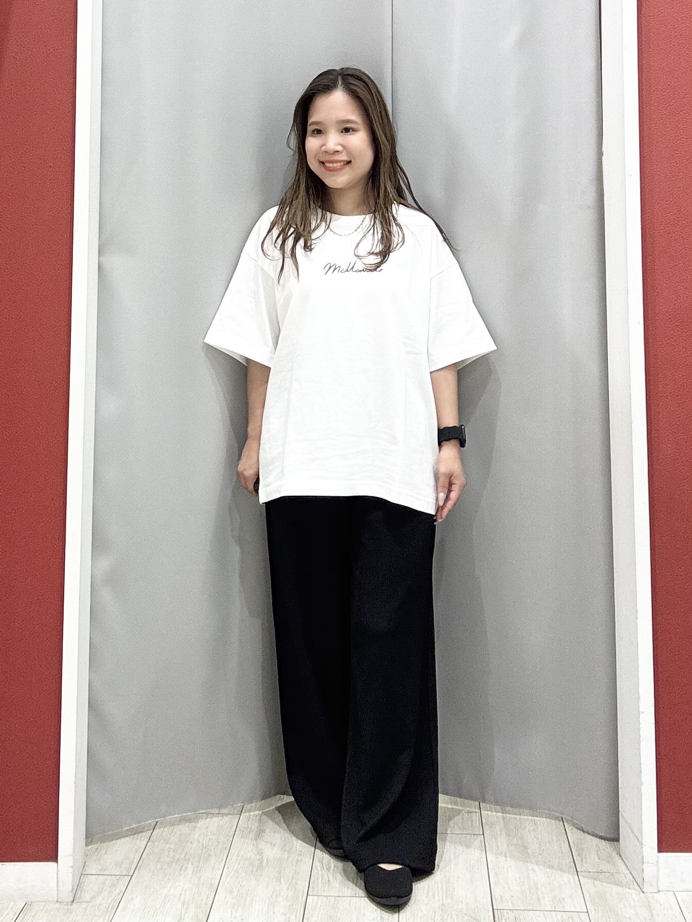 shioさんの「SHOO･LA･RUE｜【S-LL/洗濯機可】大人っぽく着られる ジェルロゴプリントTシャツ」を使ったコーディネート