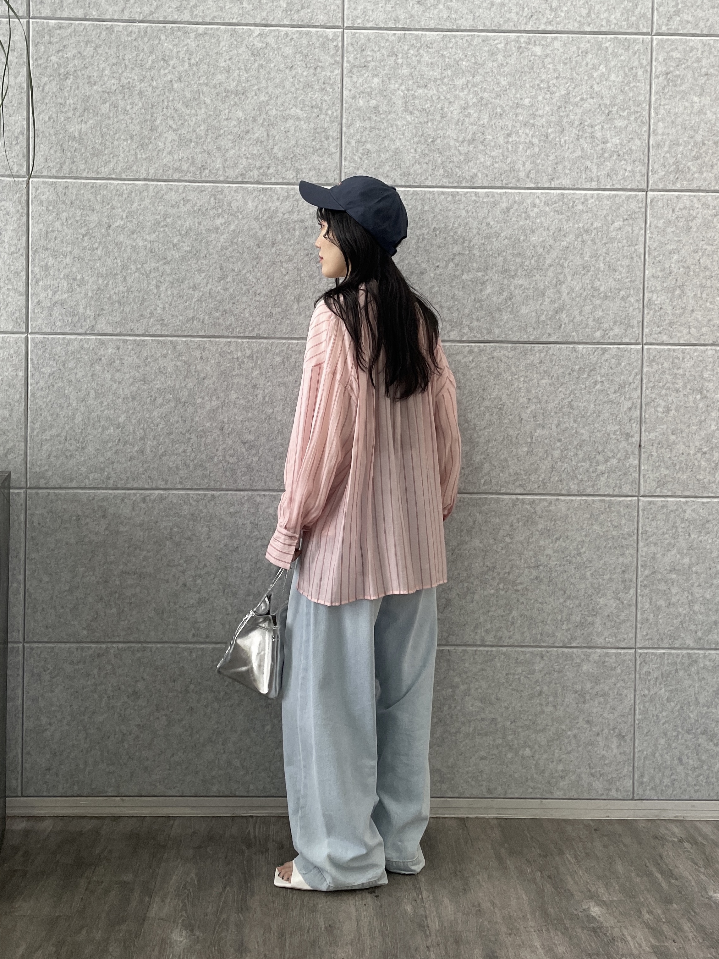 rinaさんの「INDIVI｜シアーストライプ 切替タックシャツ」を使ったコーディネート