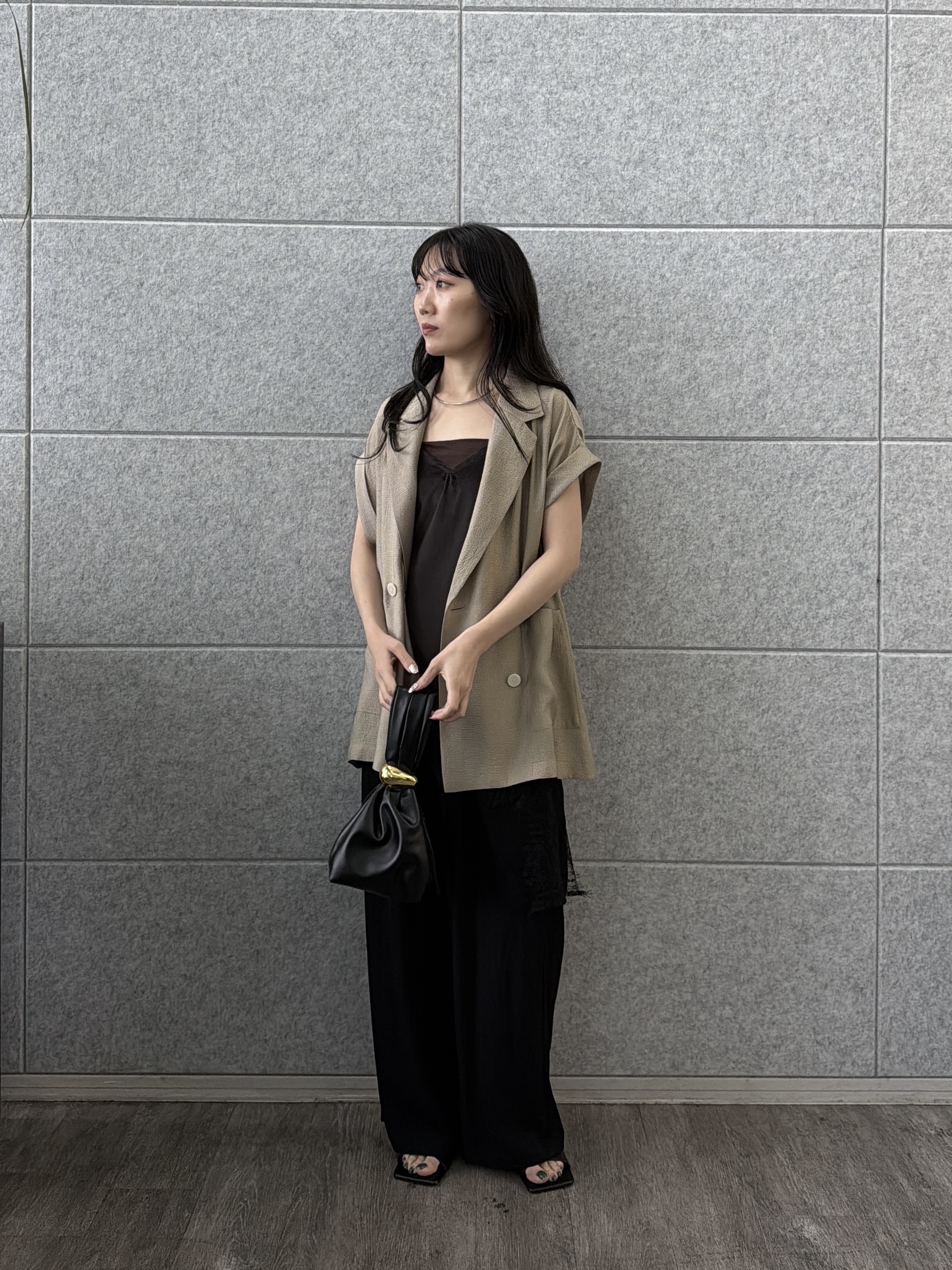 rinaさんの「INDIVI｜ワッシャーシアー半袖ダブルジャケット」を使ったコーディネート