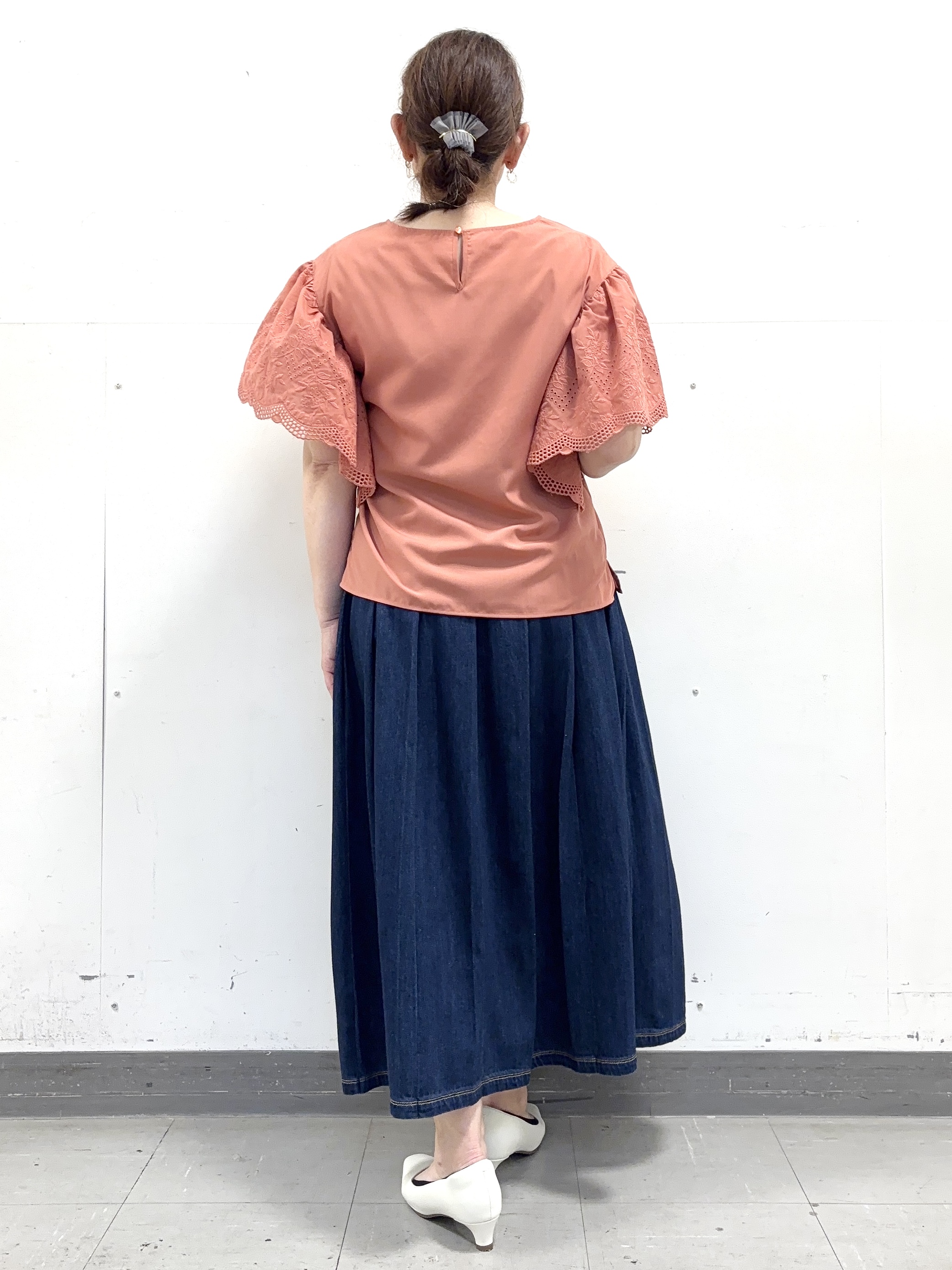 keiさんの「Reflect｜【通勤◎】スカラップレーススリーブ ブラウス」を使ったコーディネート