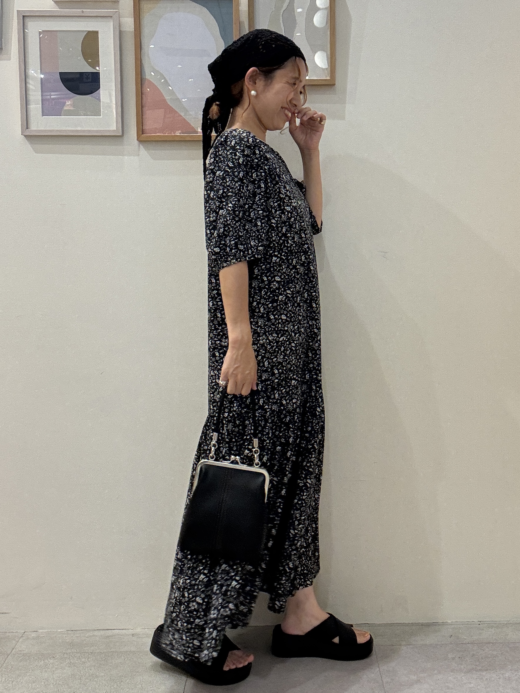 たけぴさんの「SHOO･LA･RUE｜花柄ティアードワンピース」を使ったコーディネート