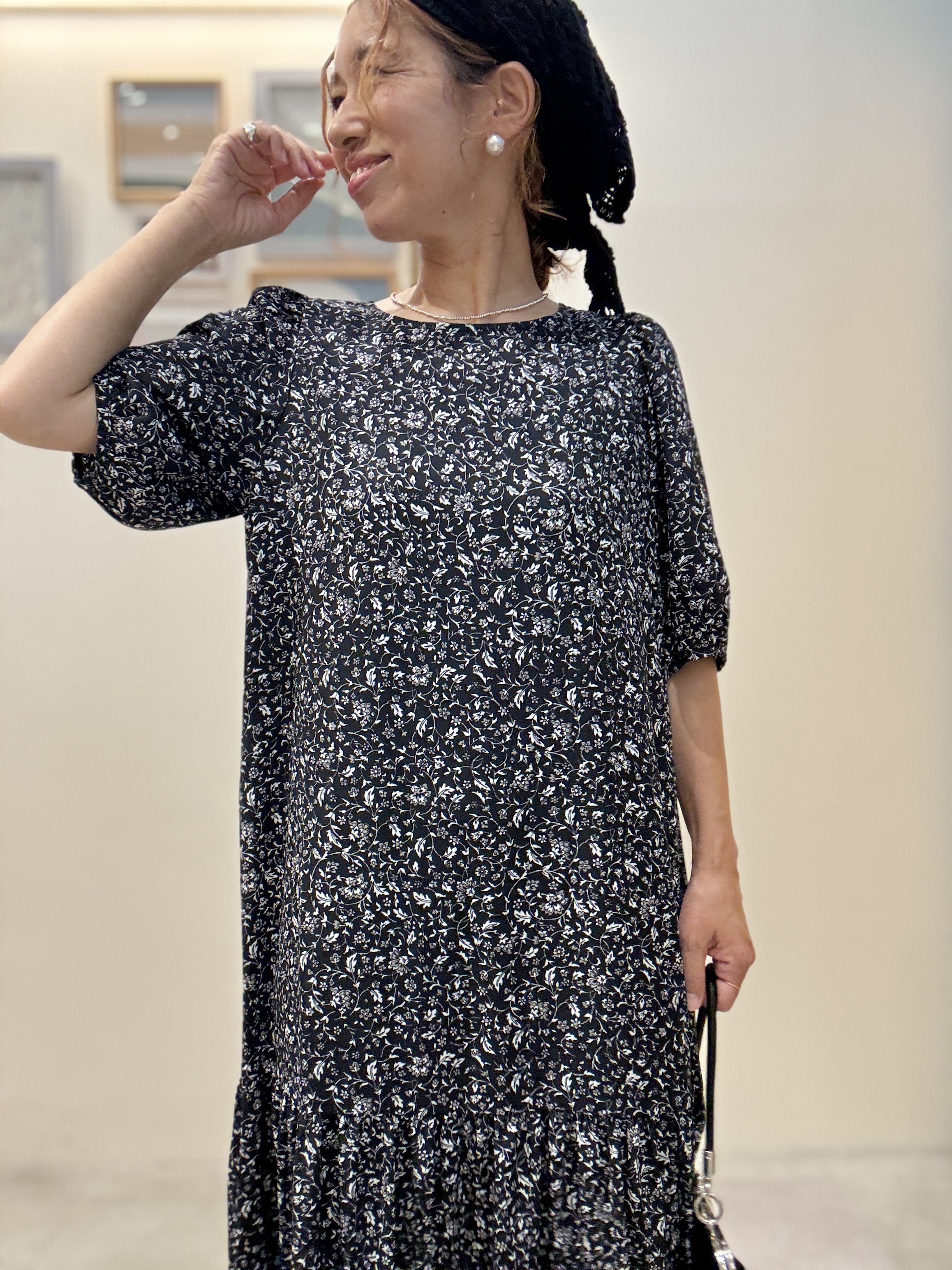 たけぴさんの「SHOO･LA･RUE｜花柄ティアードワンピース」を使ったコーディネート