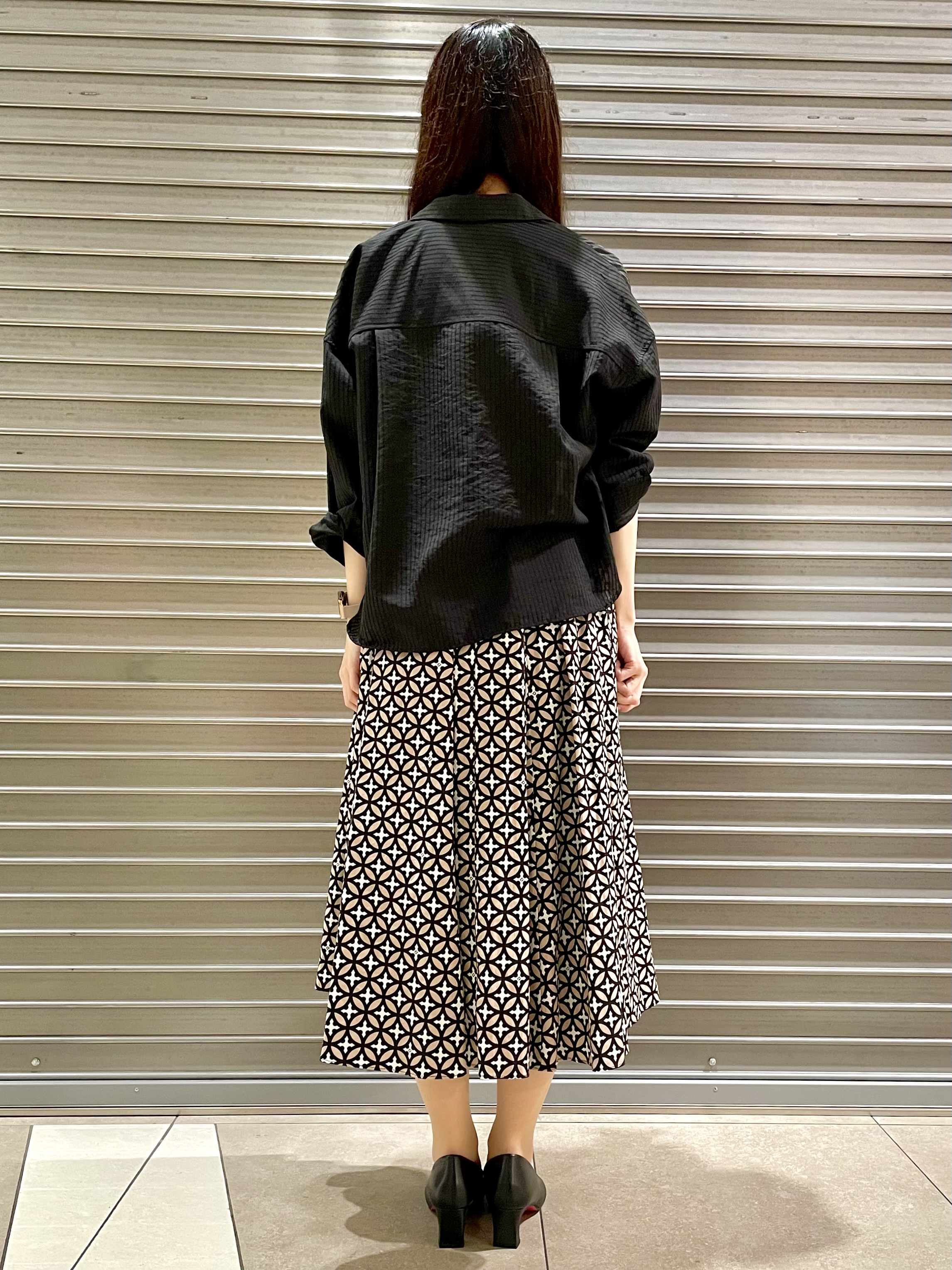 ことさんの「DRESSTERIOR｜シアーストライプクロップドシャツ」を使ったコーディネート