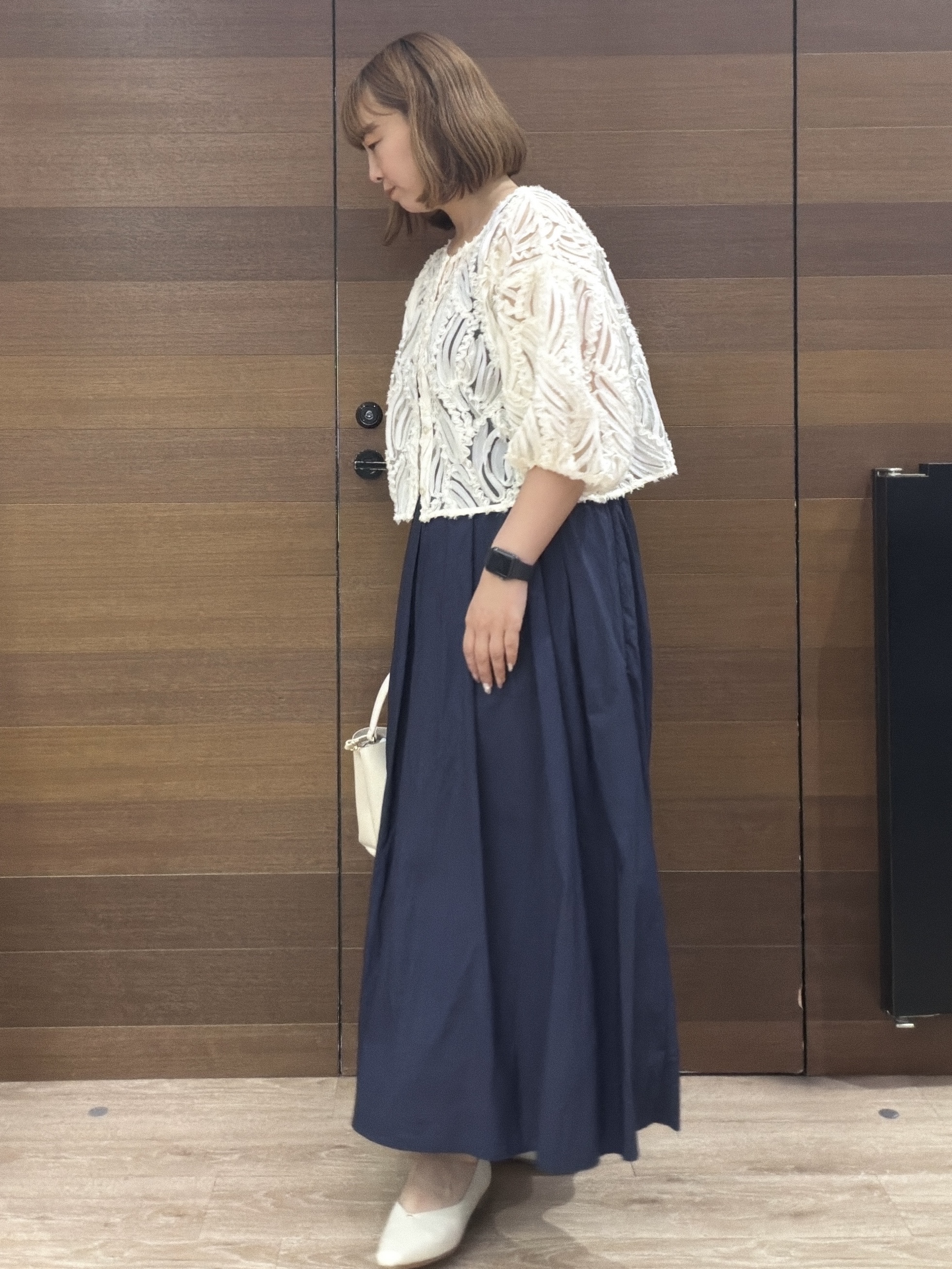 yumeさんの「OPAQUE.CLIP｜立体レースボリュームスリーブブラウス【洗える】」を使ったコーディネート