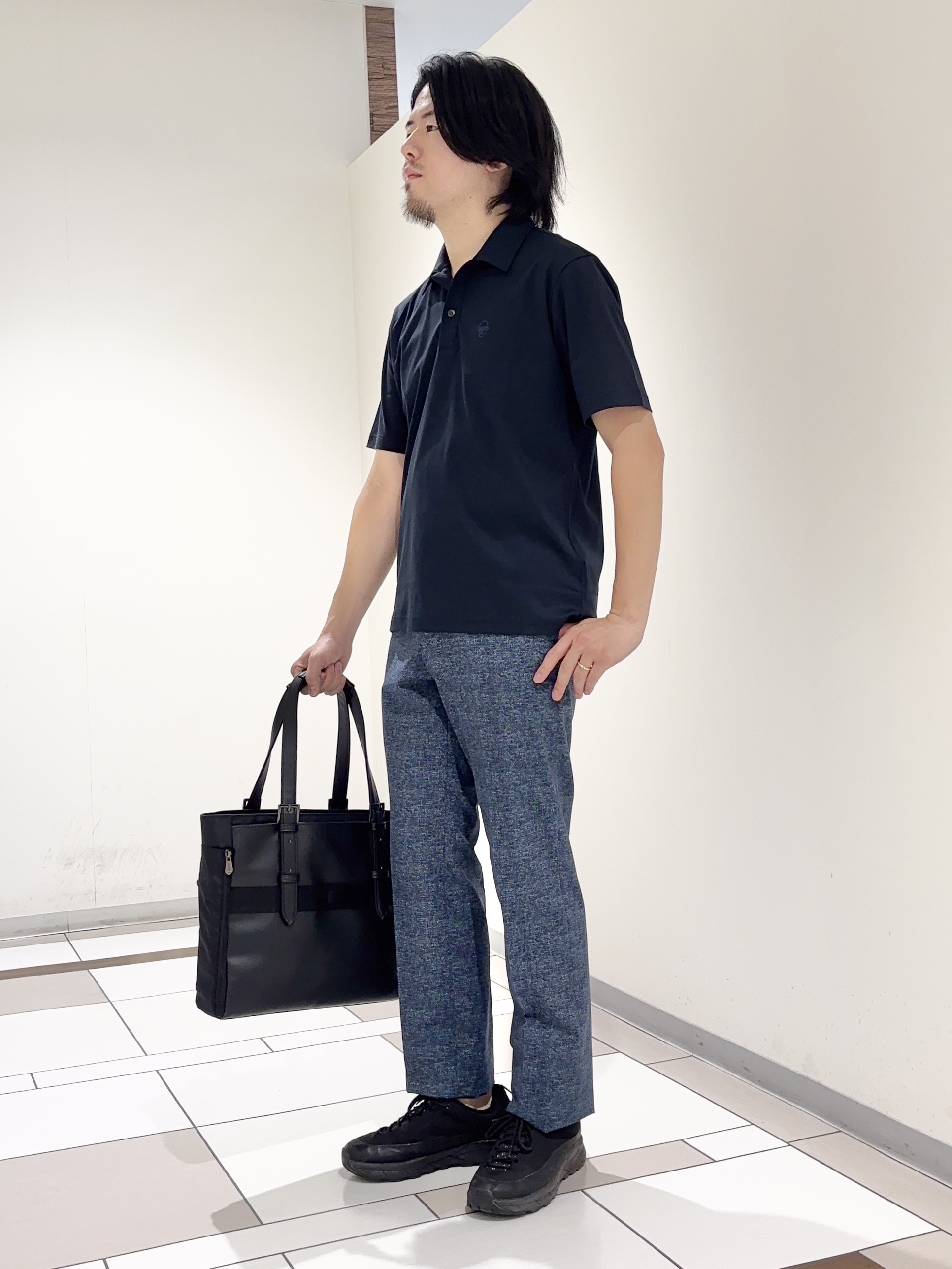及川さんの「TAKEO KIKUCHI｜【接触冷感】アイスクリアコットン ワンポイント ポロシャツ」を使ったコーディネート