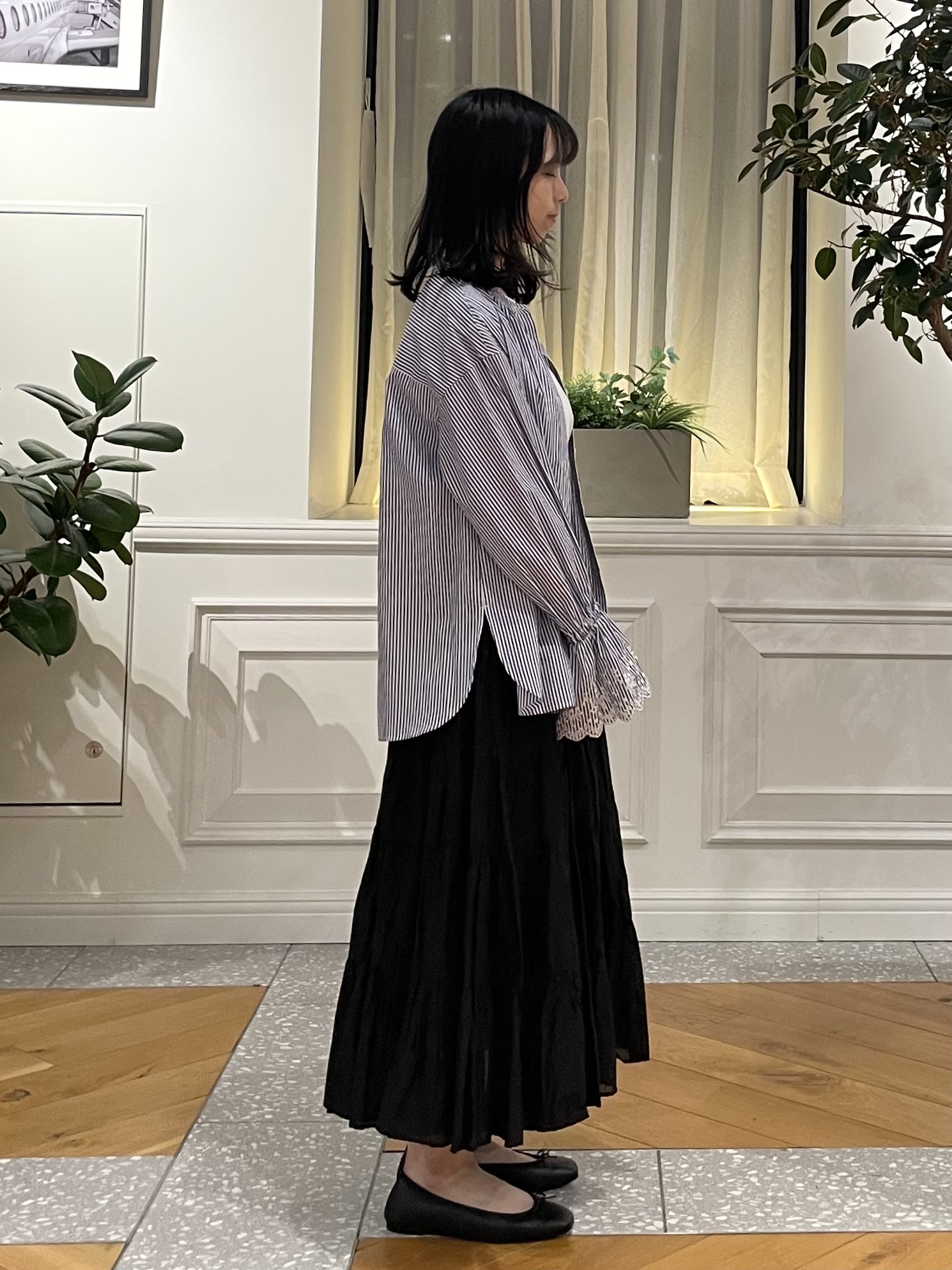 Lilyさんの「DRESSTERIOR｜エンブロイダリースリーブ ブラウス」を使ったコーディネート