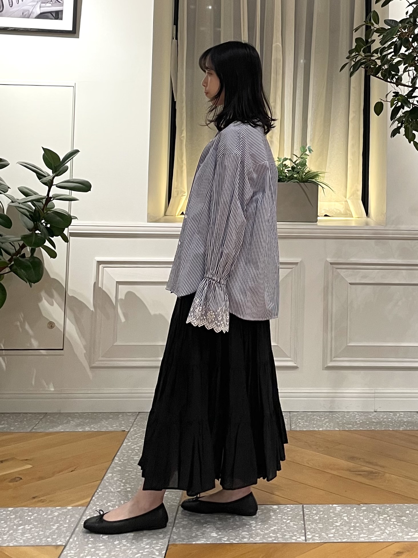 Lilyさんの「DRESSTERIOR｜エンブロイダリースリーブ ブラウス」を使ったコーディネート