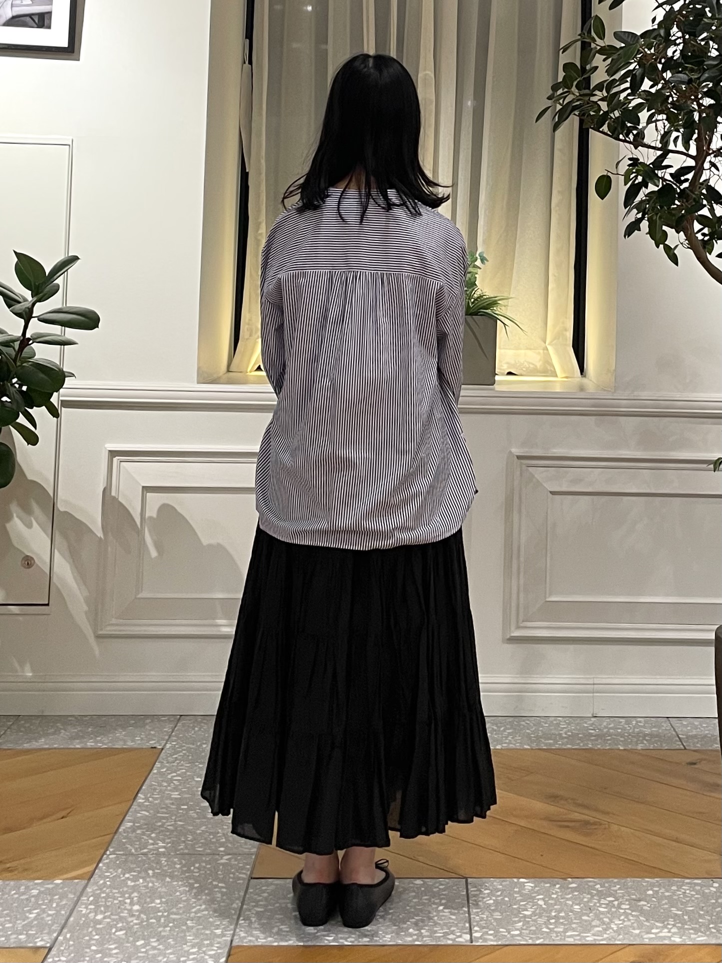 Lilyさんの「DRESSTERIOR｜エンブロイダリースリーブ ブラウス」を使ったコーディネート