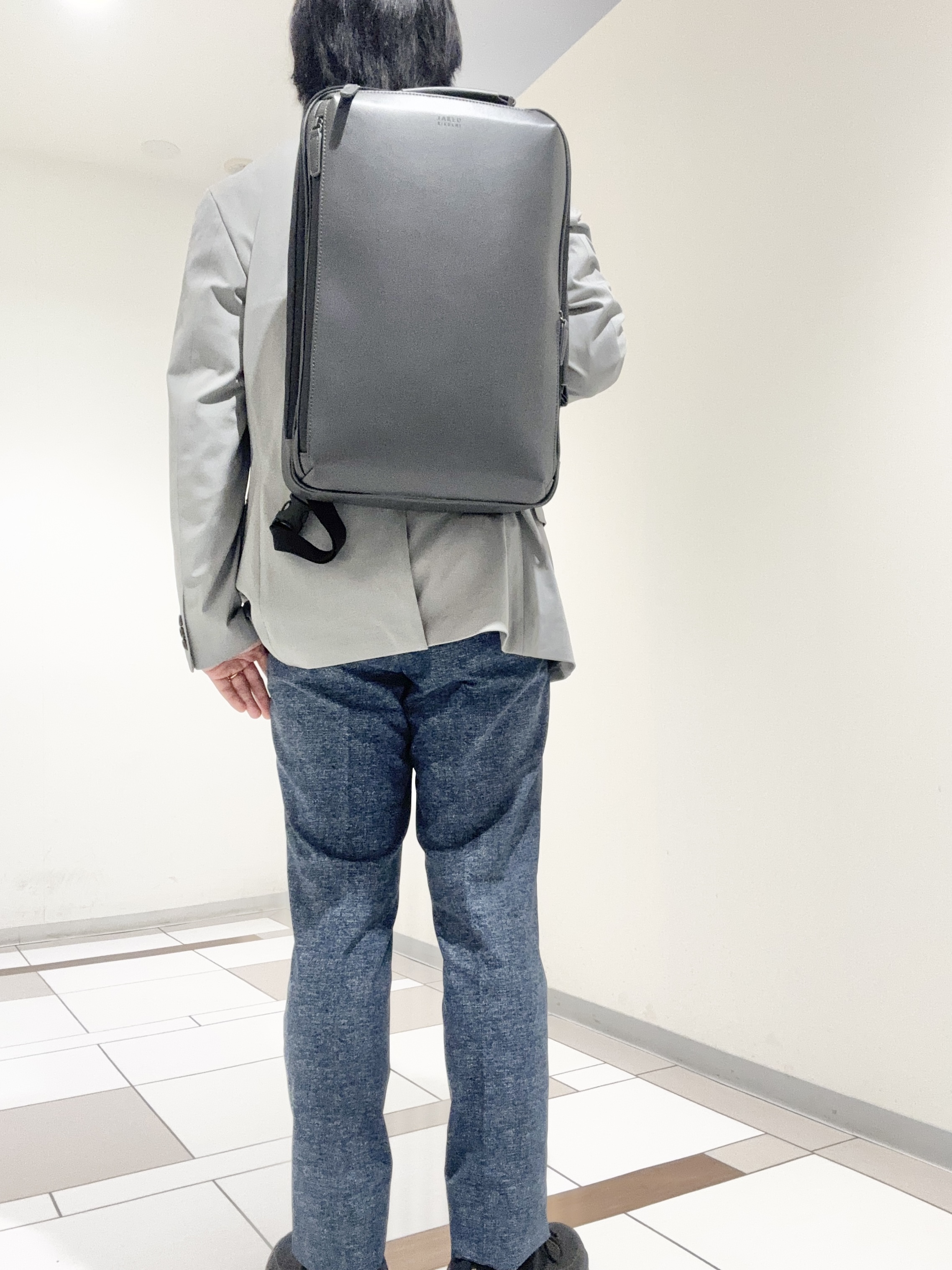 及川さんの「TAKEO KIKUCHI｜【360&deg;ストレッチ／軽量】None Of Stress ライト ジャケット（セットアップ対応）」を使ったコーディネート