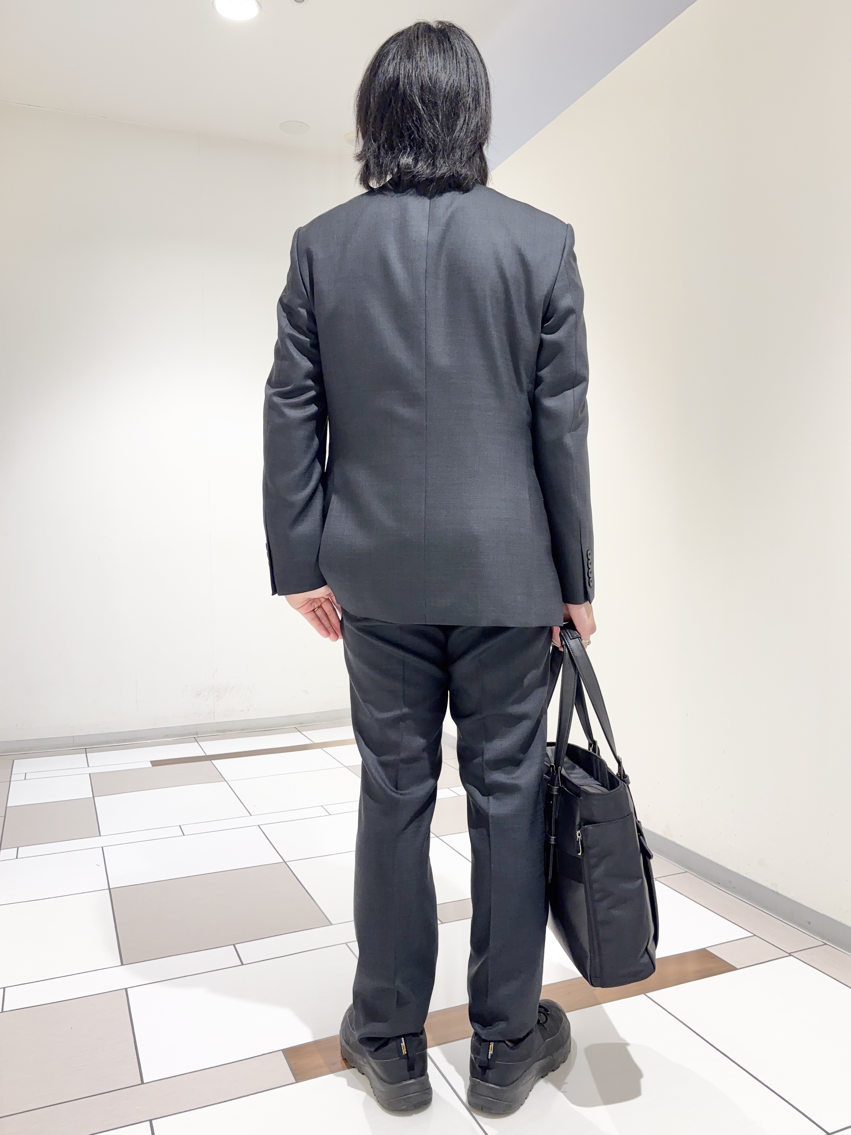 及川さんの「TAKEO KIKUCHI｜シャイニーシャークピンヘッド スーツ/3ピース対応可」を使ったコーディネート