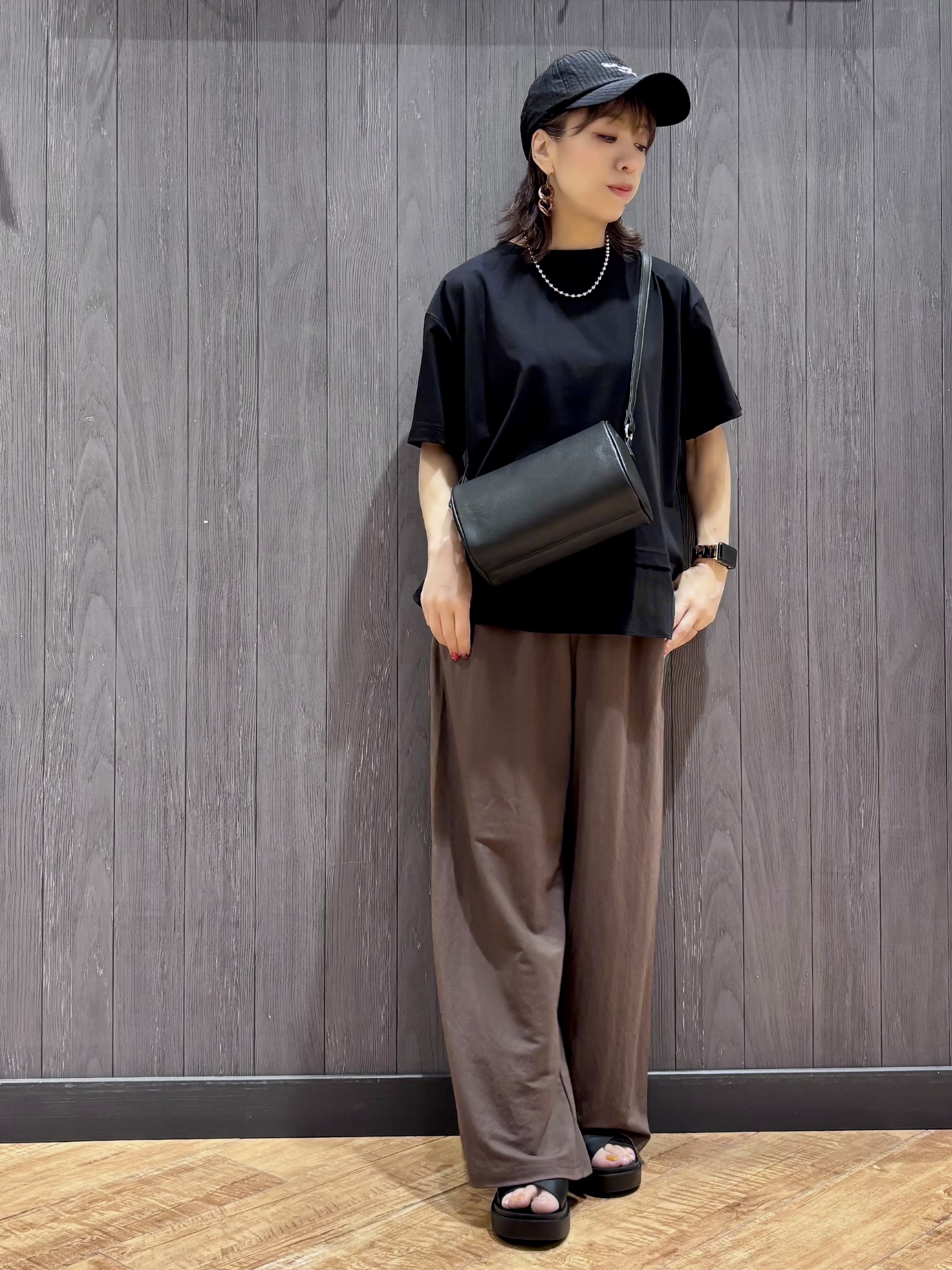 meiさんの「SHOO･LA･RUE｜【ひんやり/体型カバー/S-LL】インせず着られる 異素材ドッキングTシャツ」を使ったコーディネート