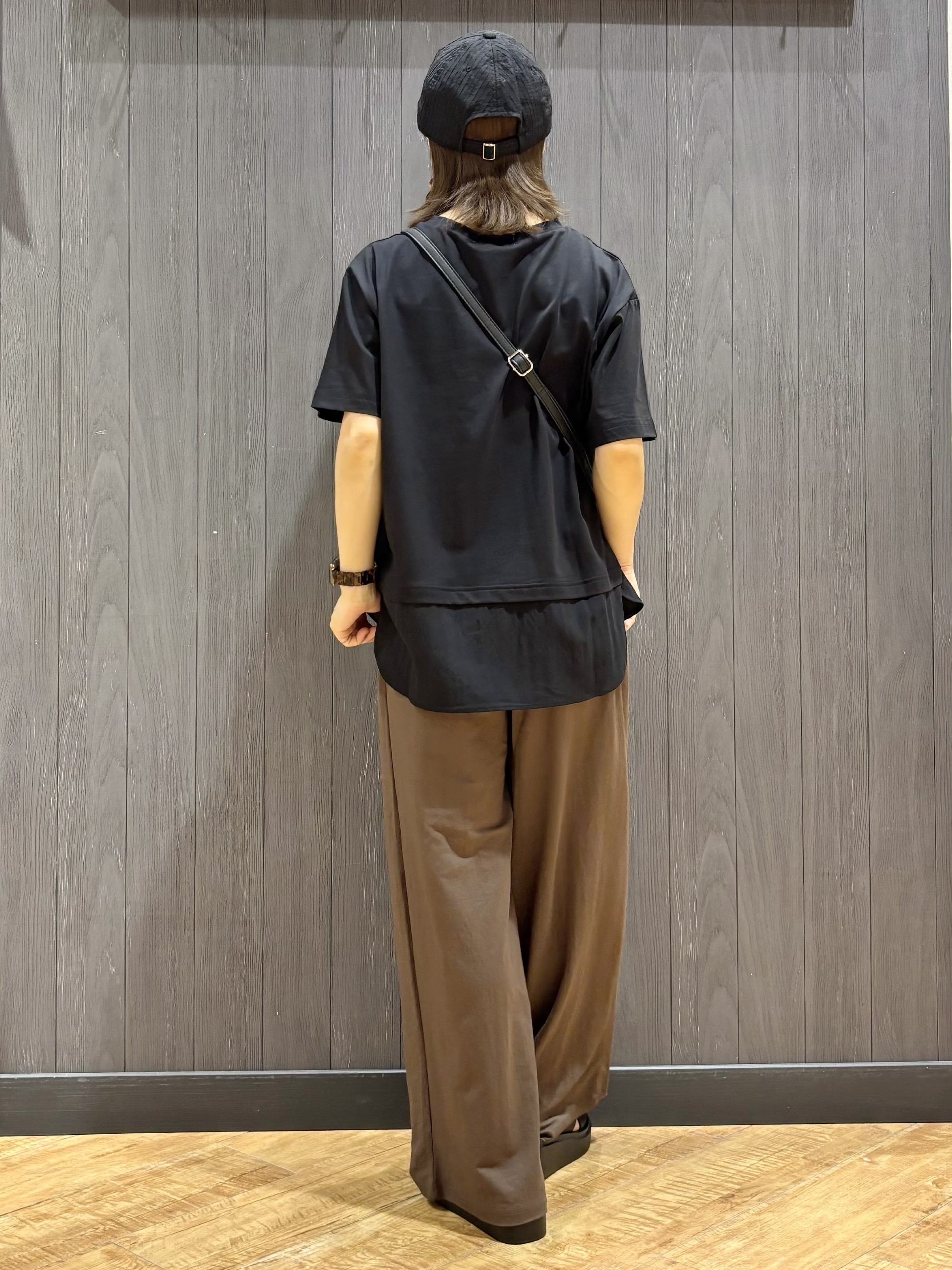 meiさんの「SHOO･LA･RUE｜【ひんやり/体型カバー/S-LL】インせず着られる 異素材ドッキングTシャツ」を使ったコーディネート