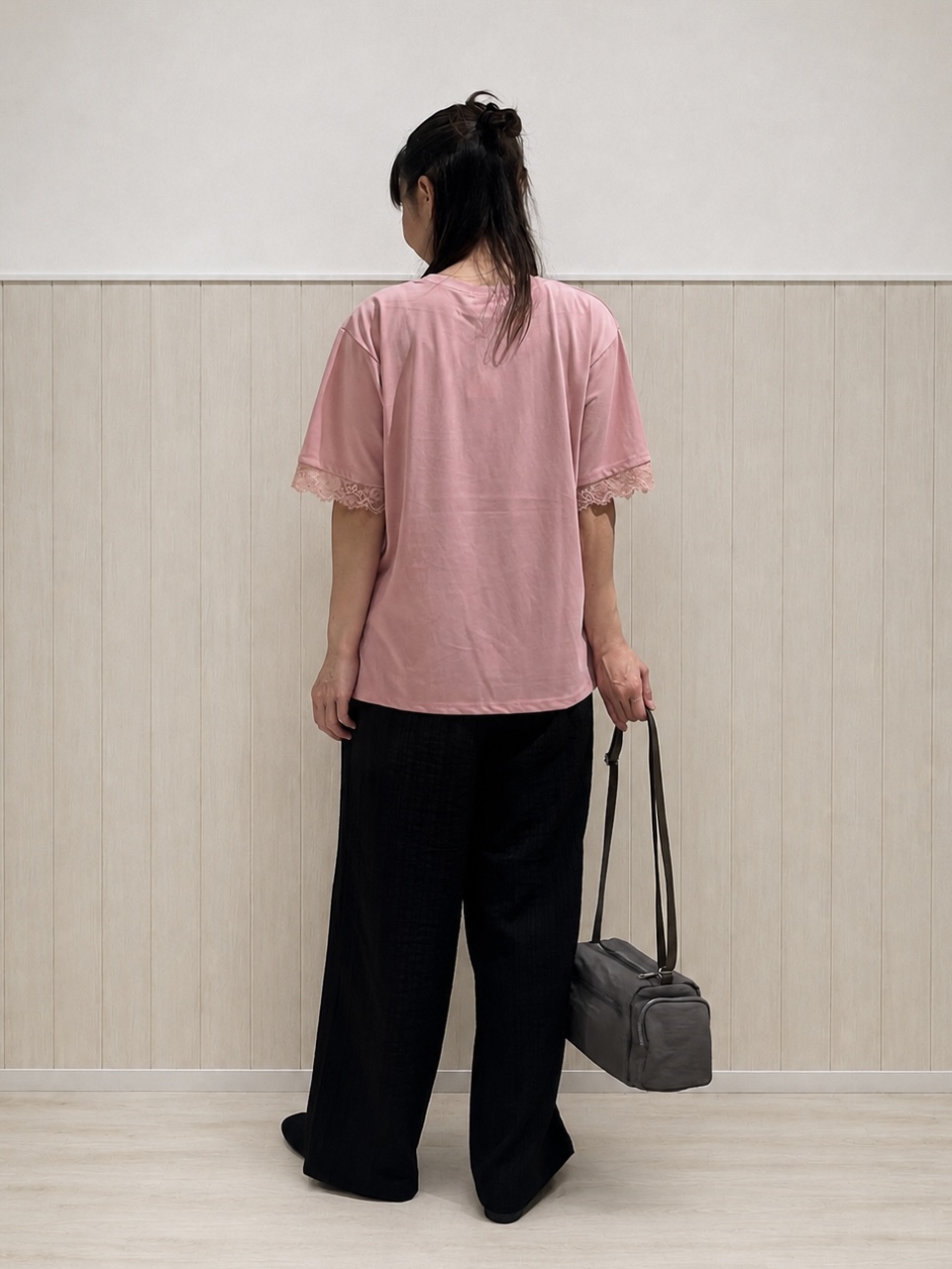まつみさんの「SHOO･LA･RUE｜【S-LL/洗濯機可】金ボタンがアクセント 5分袖スキッパーブラウス」を使ったコーディネート