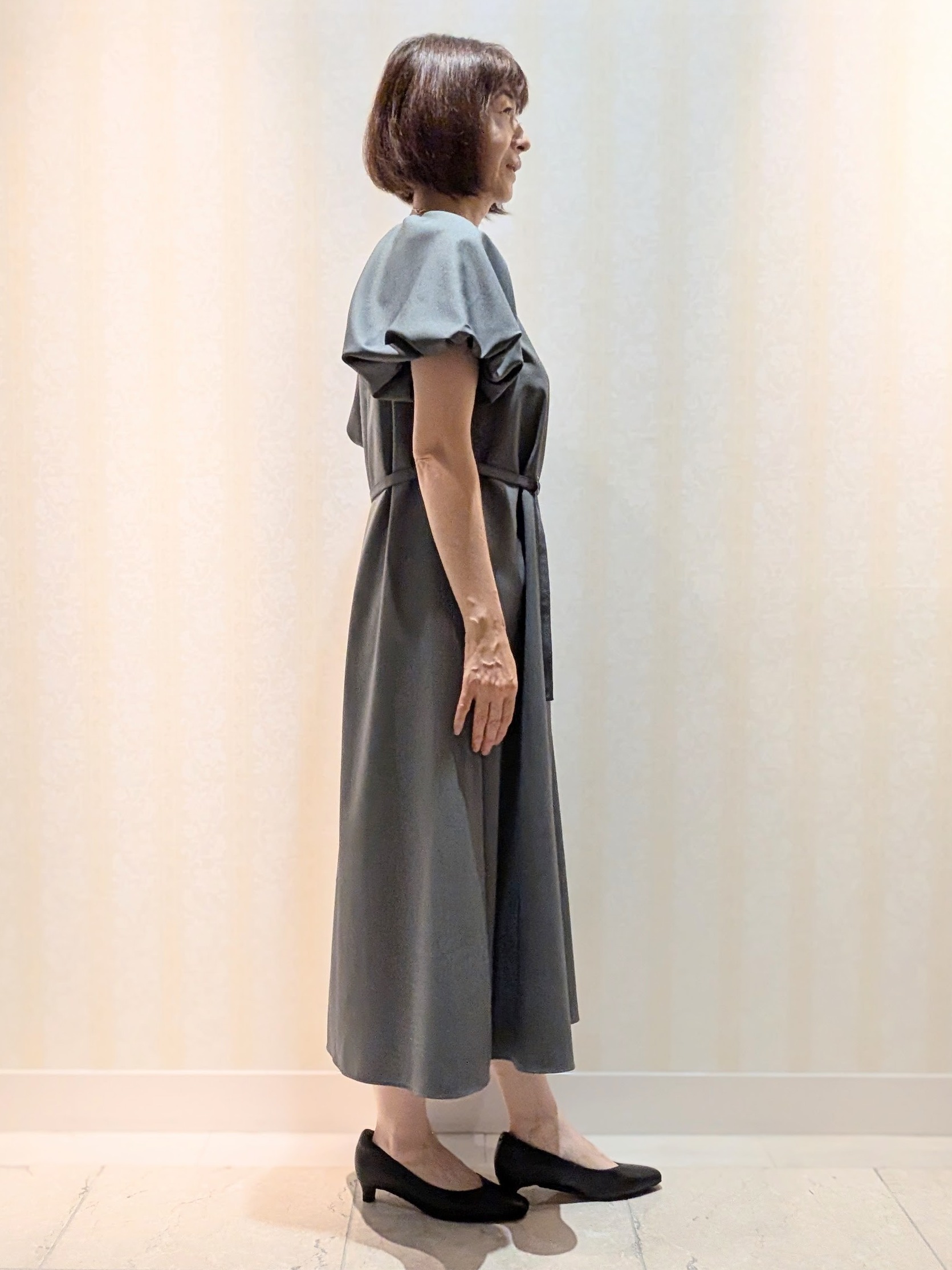 Ariさんの「Reflect｜【UVカット／手洗い可】パフスリーブ Vネックワンピース」を使ったコーディネート