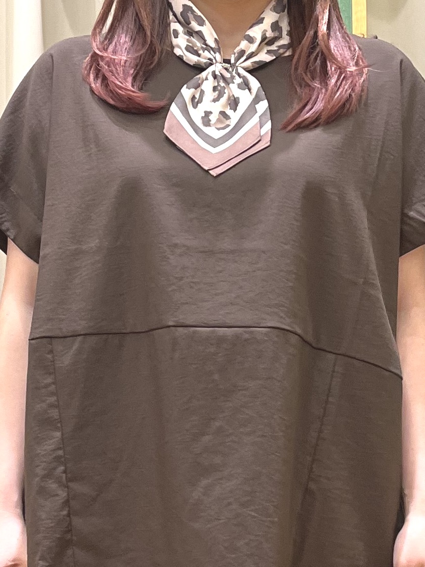 ゆっきーさんの「SHOO･LA･RUE｜【洗濯機可/セットアップ可】軽凛(かろりん) シンプル上品 ひんやり切替コクーントップス」を使ったコーディネート