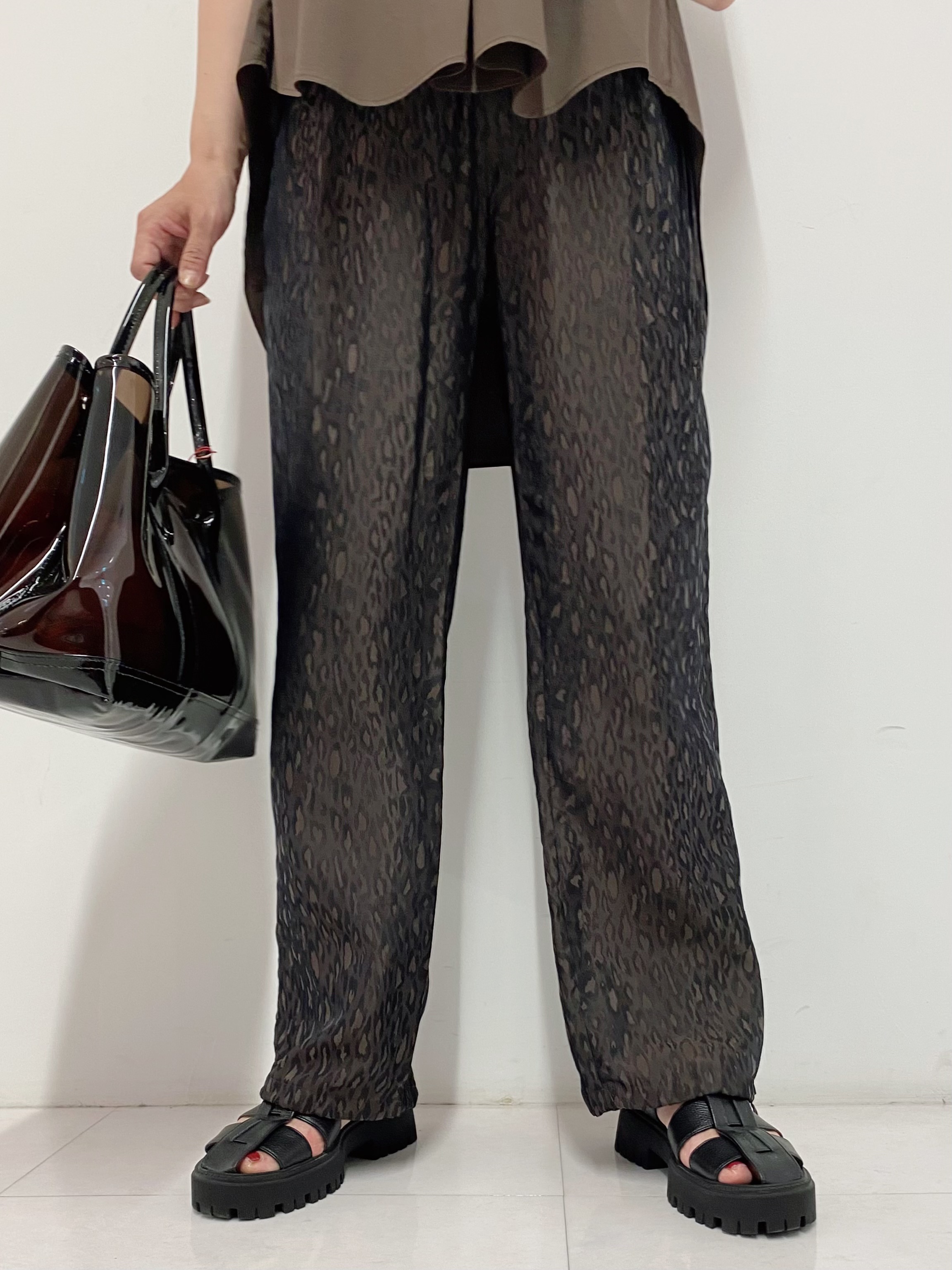 Sawaguchiさんの「DRESSTERIOR｜フレンチスリーブ スキッパーブラウス」を使ったコーディネート
