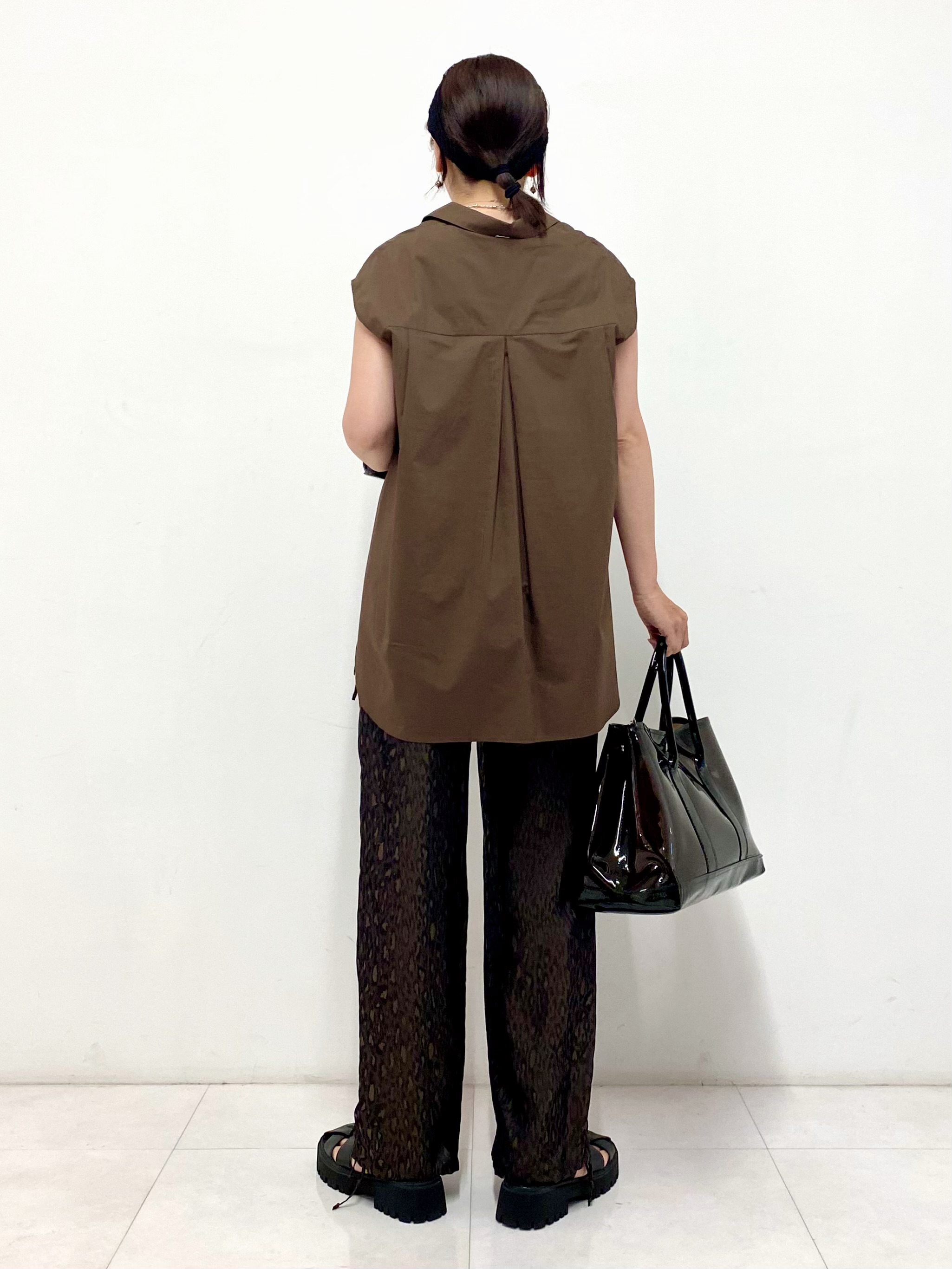 Sawaguchiさんの「DRESSTERIOR｜フレンチスリーブ スキッパーブラウス」を使ったコーディネート