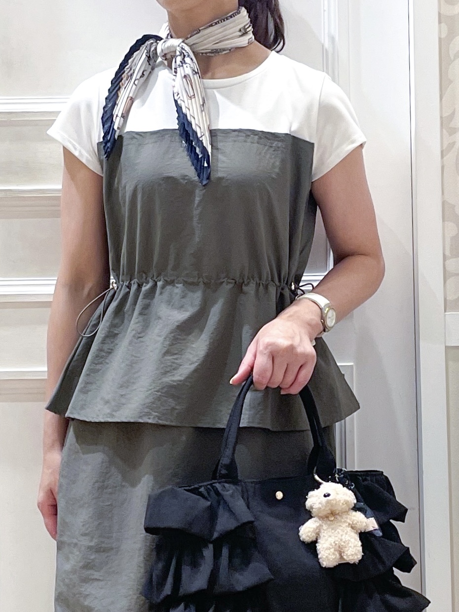 Naoさんの「grove｜【低身長さんも選べる着丈・洗濯機◎】1枚で旬顔！Tシャツドッキングドロストワンピース」を使ったコーディネート
