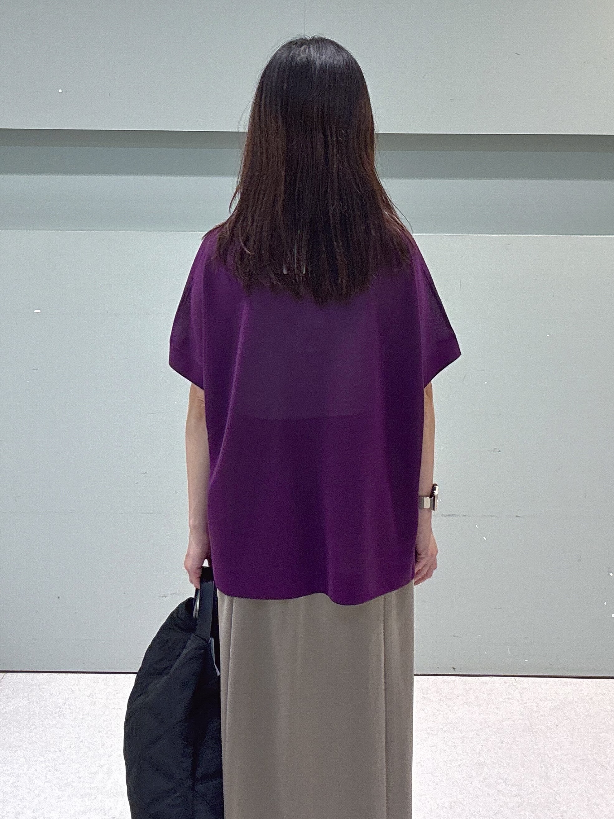 makiさんの「UNTITLED｜【アンサンブル可/品のある透け感】Tシャツ風ニットトップス」を使ったコーディネート