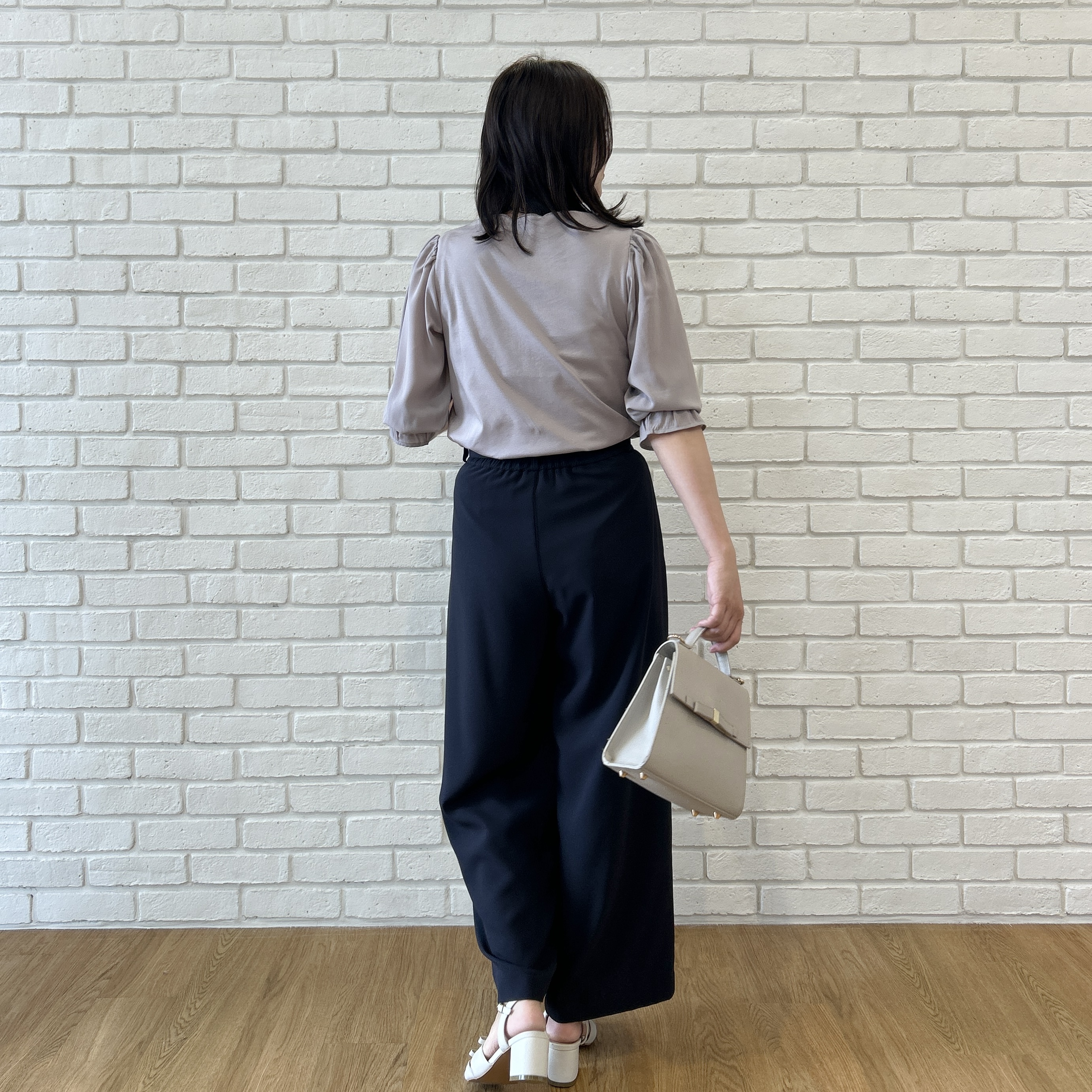 shinoさんの「Couture brooch｜【洗える】タック ワイドパンツ」を使ったコーディネート