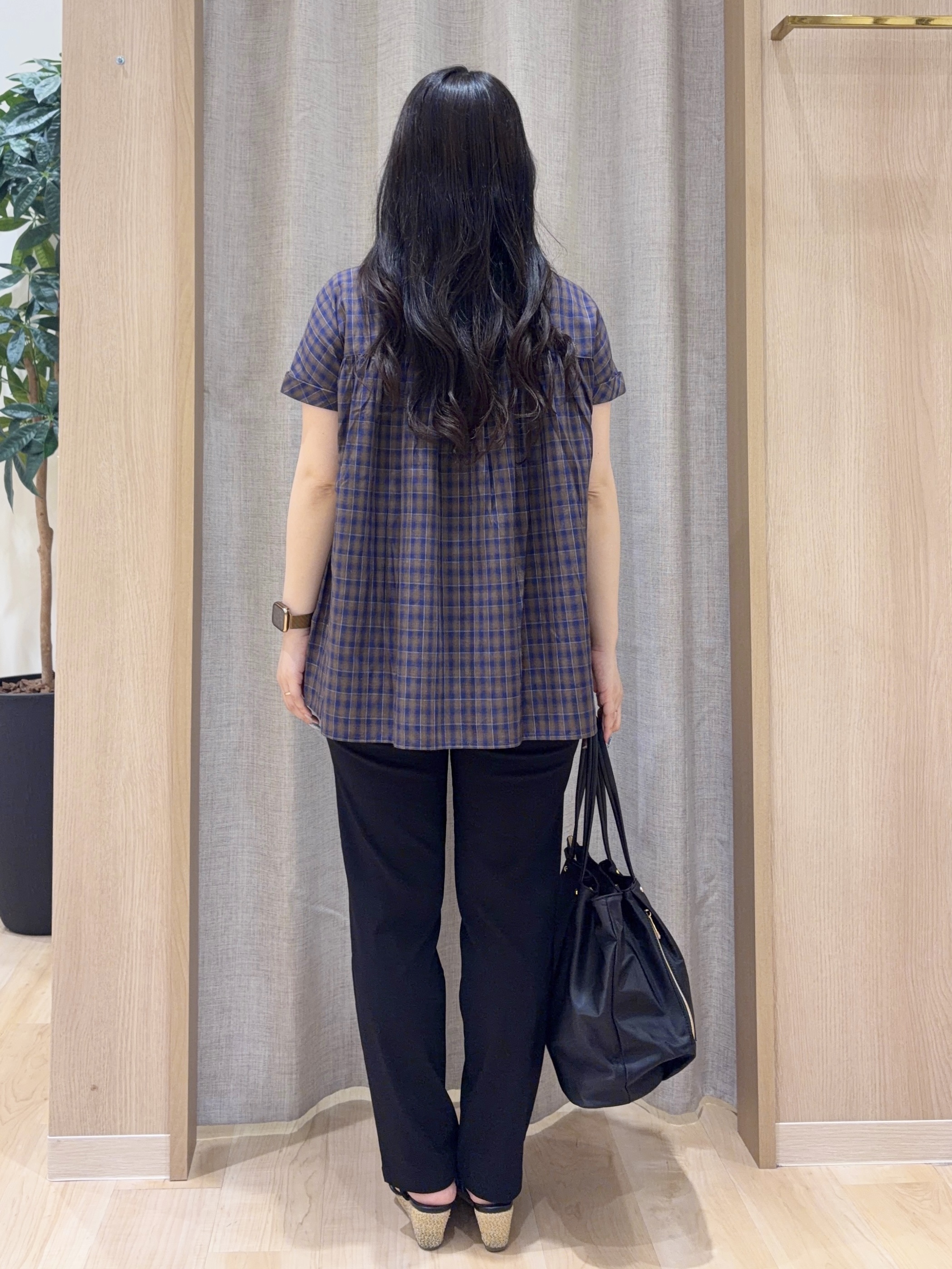 minamiさんの「grove｜【体系カバー◎】レースデザインスキッパーブラウス」を使ったコーディネート