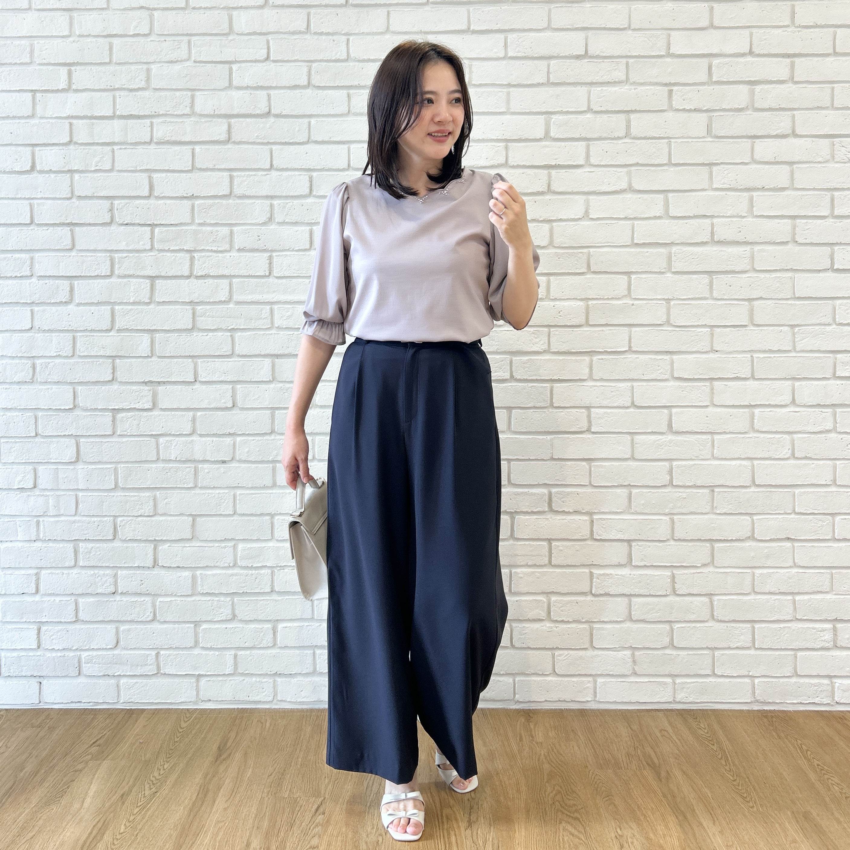 shinoさんの「Couture brooch｜【洗える】タック ワイドパンツ」を使ったコーディネート