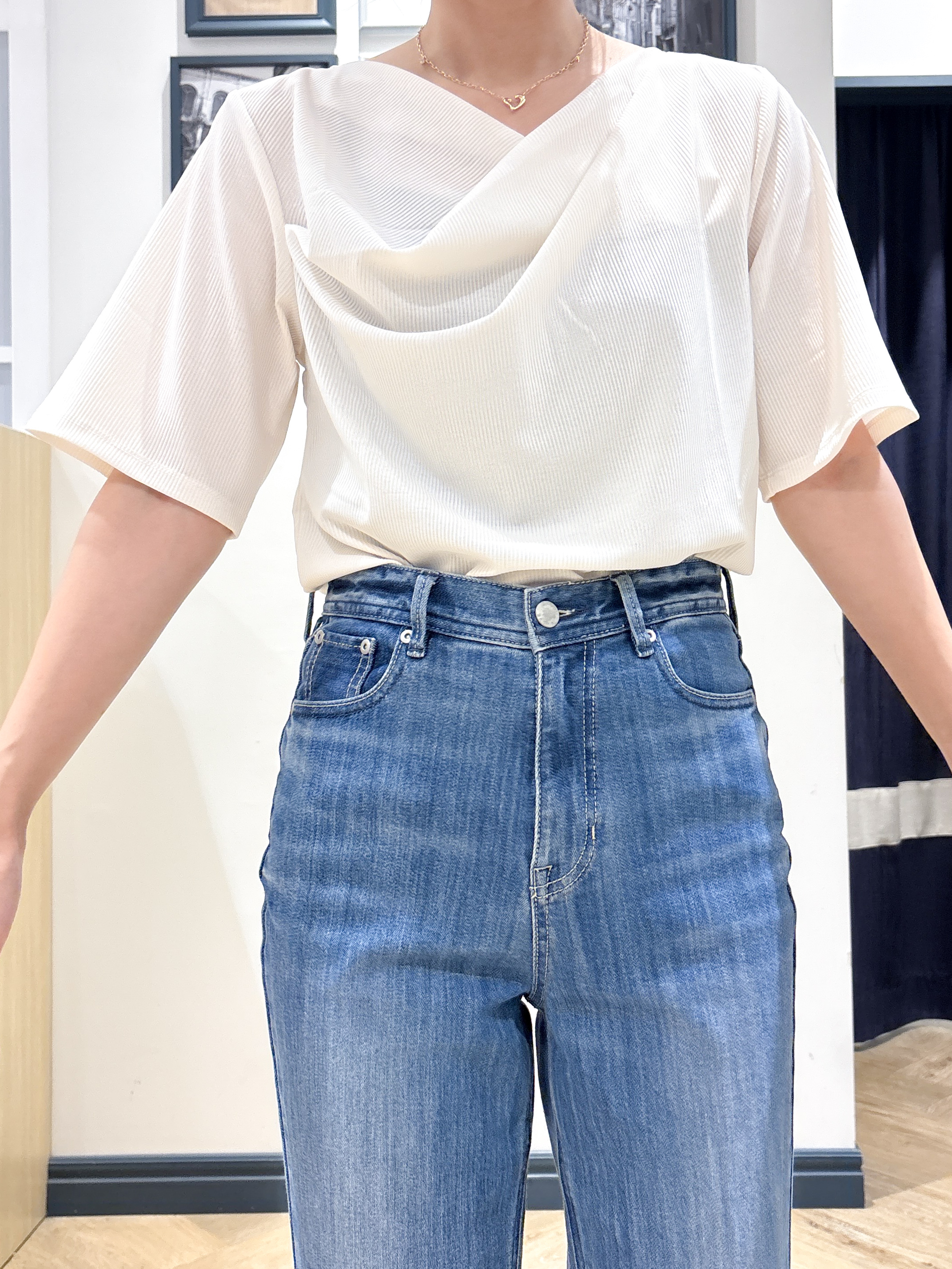 ayakaさんの「grove｜着るだけで旬顔 ドレープネックテレコTシャツ」を使ったコーディネート
