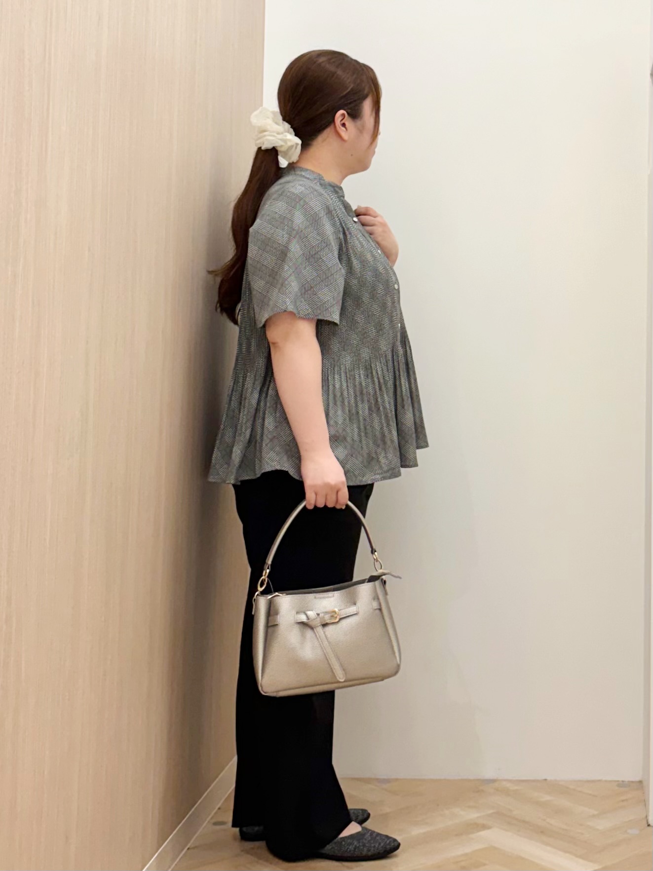 akariさんの「grove｜【体系カバー◎】大人フェミニン消しプリーツブラウス」を使ったコーディネート