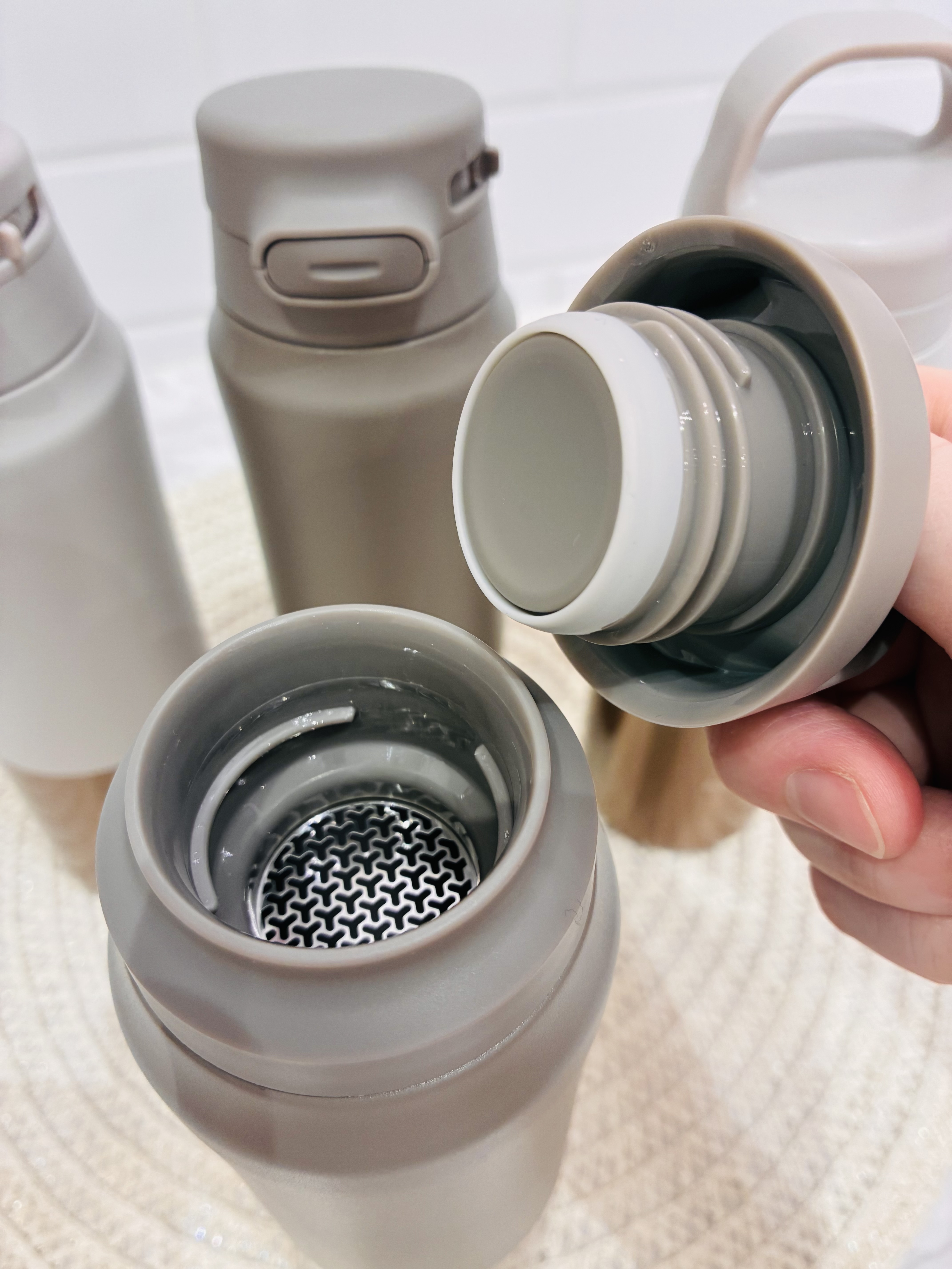 もかさんの「212 KITCHEN STORE｜holms ホルムス ハンドル付きボトル 450 GY」を使ったコーディネート