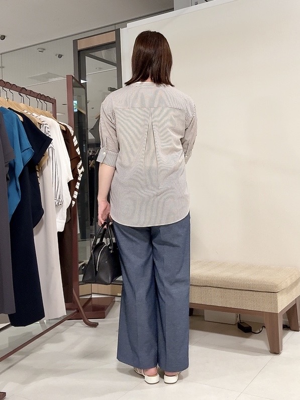 YUIさんの「UNTITLED｜【接触冷感/通気性/洗える】フロントフリルブラウス」を使ったコーディネート