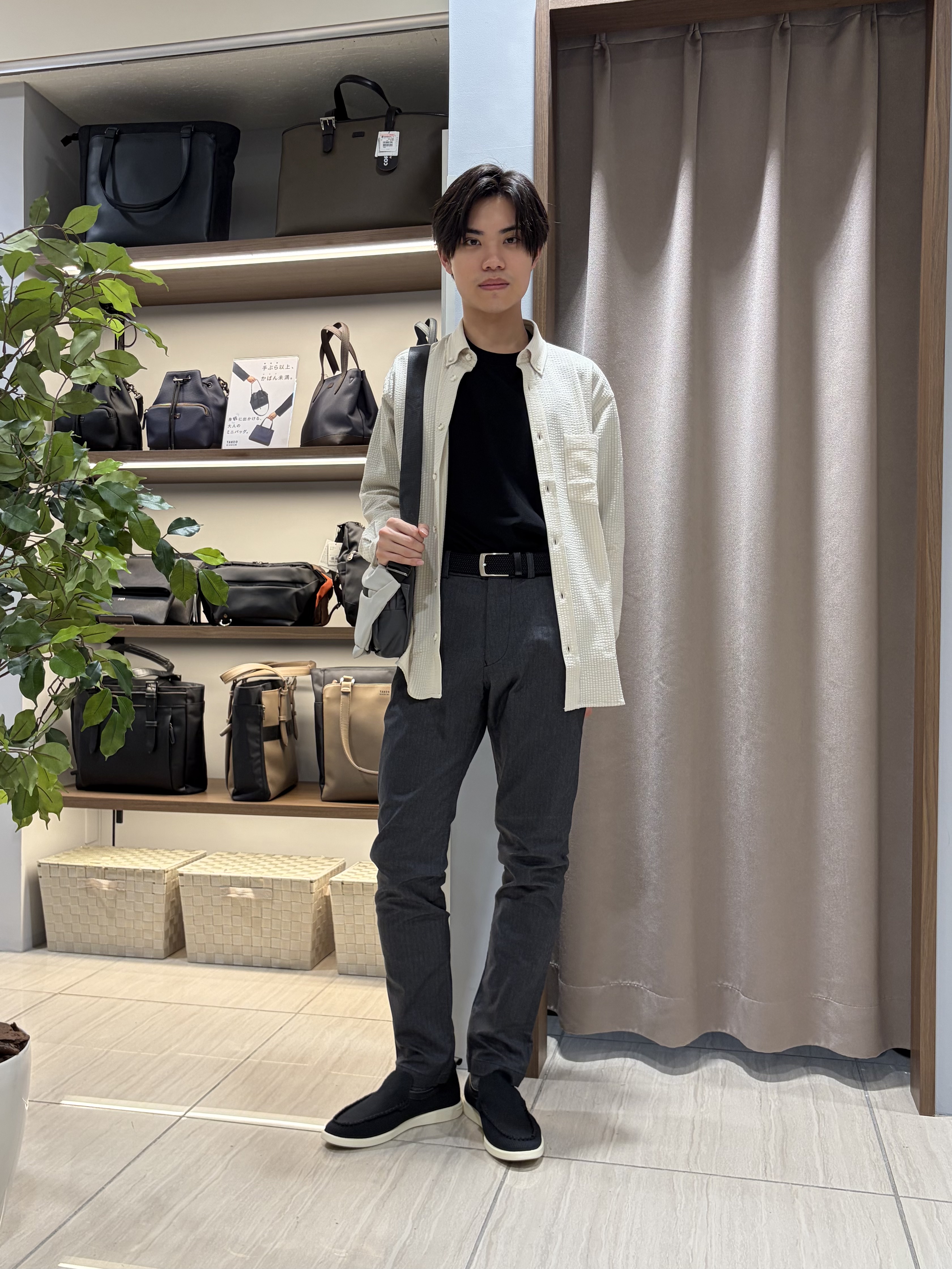 hiroさんの「TAKEO KIKUCHI｜【通気性】AIR TOOL LIGHT Ｔシャツ」を使ったコーディネート