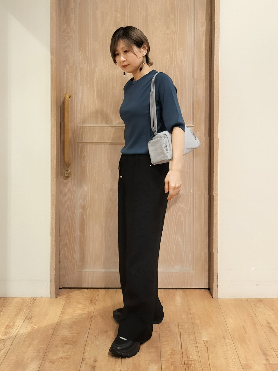 YUKIさんの「SHOO･LA･RUE｜【ガンガン洗える/ひんやり/UV/毛玉になりにくい】上半身すっきり 二の腕見せない5分袖ニット」を使ったコーディネート