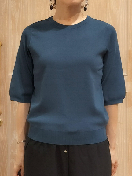 YUKIさんの「SHOO･LA･RUE｜【ガンガン洗える/ひんやり/UV/毛玉になりにくい】上半身すっきり 二の腕見せない5分袖ニット」を使ったコーディネート