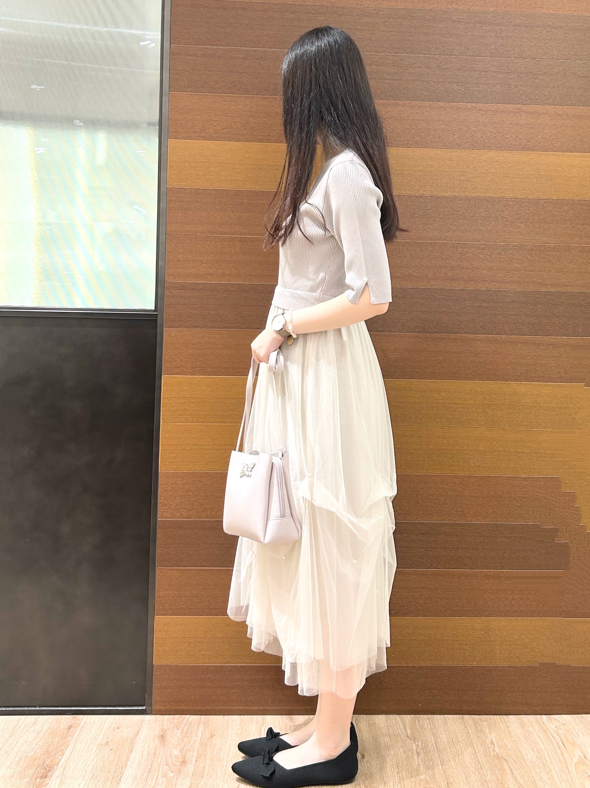 hinaさんの「OPAQUE.CLIP｜チュールパール調ドッキングニットワンピース【洗濯機OK／抗ピル】」を使ったコーディネート
